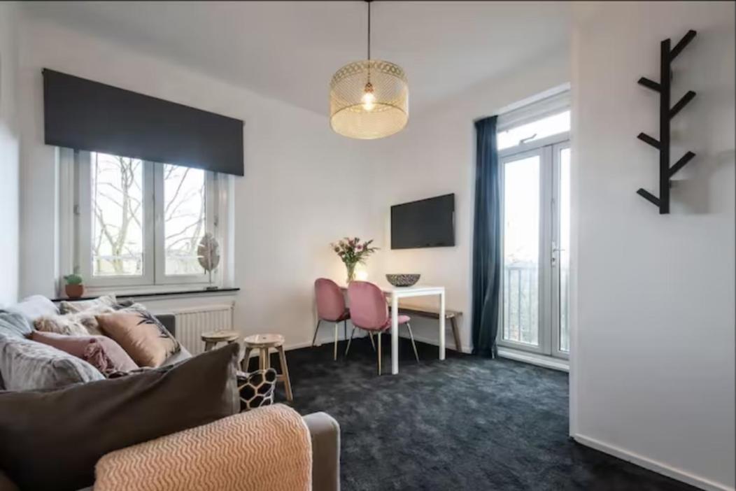 Cozy 2-bedroom Apartment Amsterdam