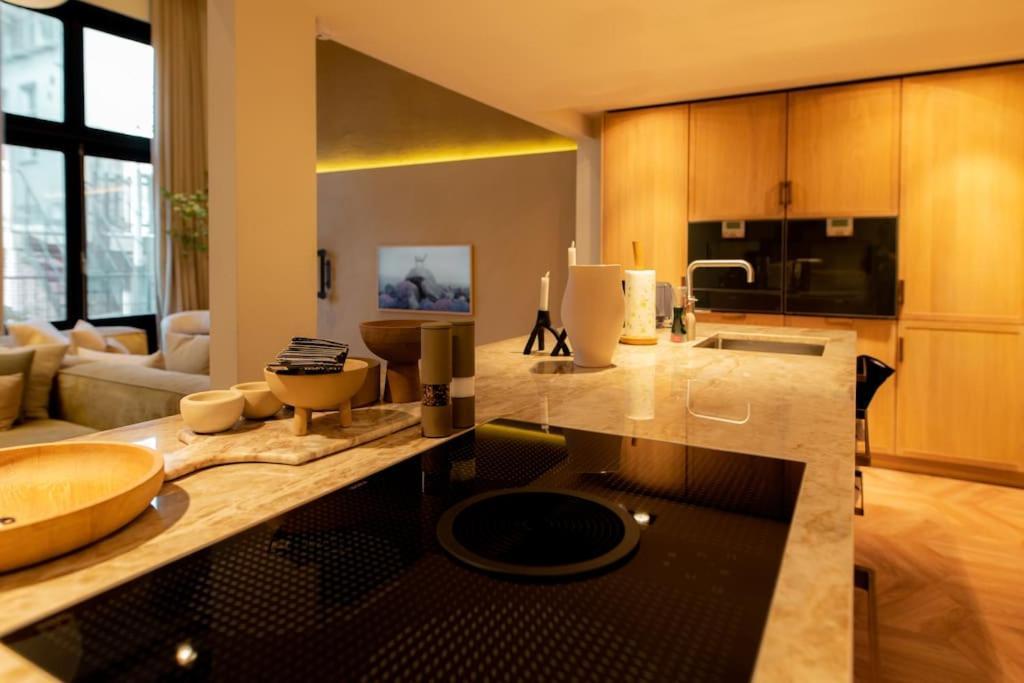 Newly Renovated Luxurious 200 Sqm Loft In Centre *