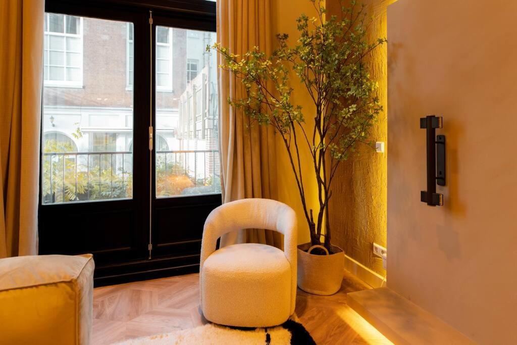 Newly Renovated Luxurious 200 Sqm Loft In Centre Amsterdam