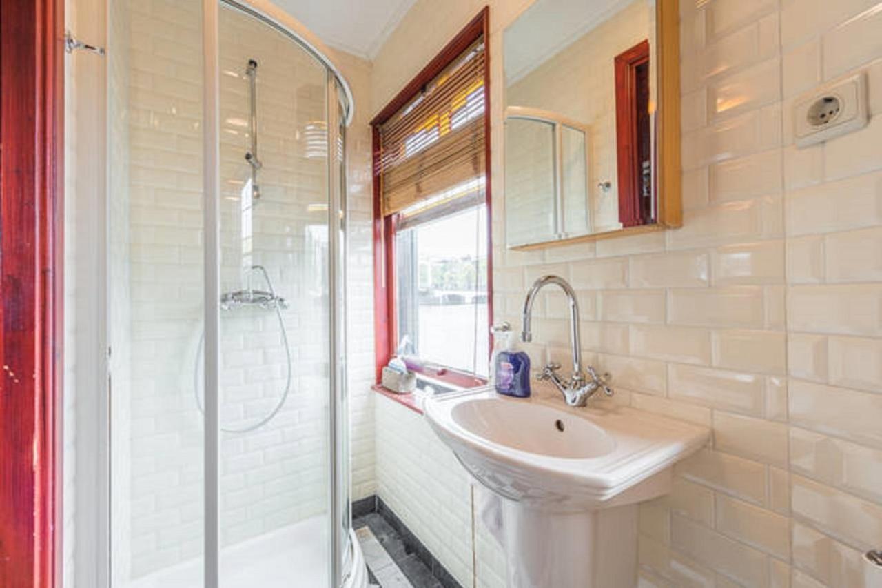 Houseboat Amstel River Studio Amsterdam