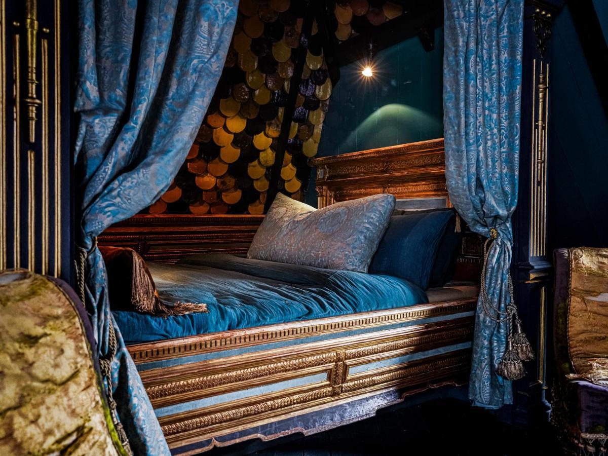 Private And Chique Salon De Franz - With Large Terrace Bed & Breakfast