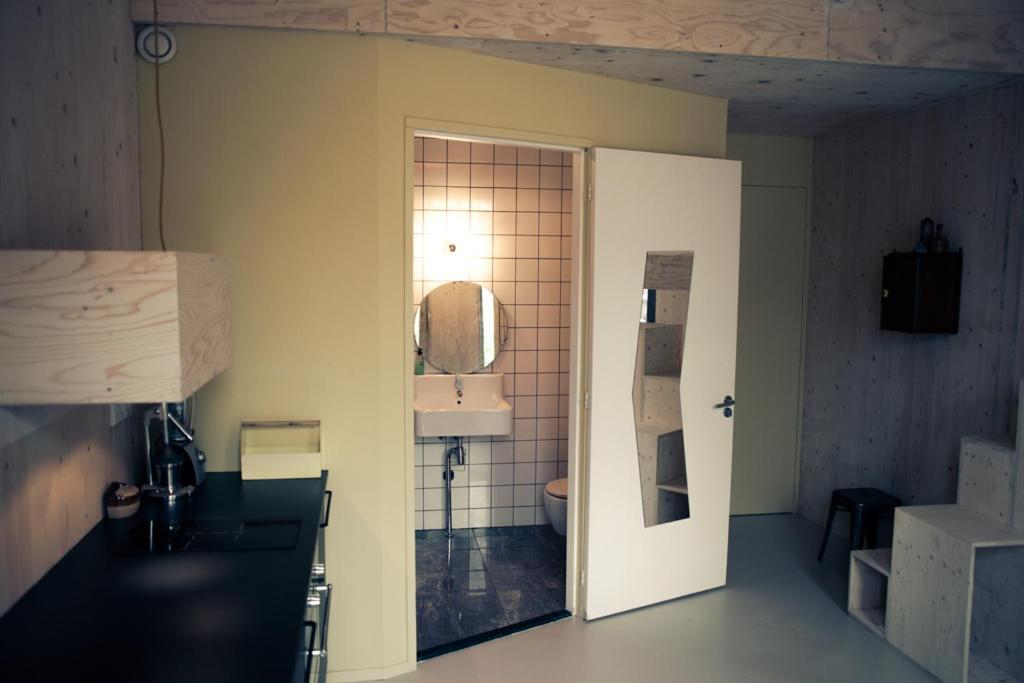 Guest house Private Eco Wooden Studio With Bath And Bikes And Garden Amsterdam