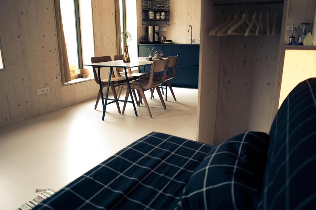 Private Eco Wooden Studio With Bath And Bikes And Garden Guest house
