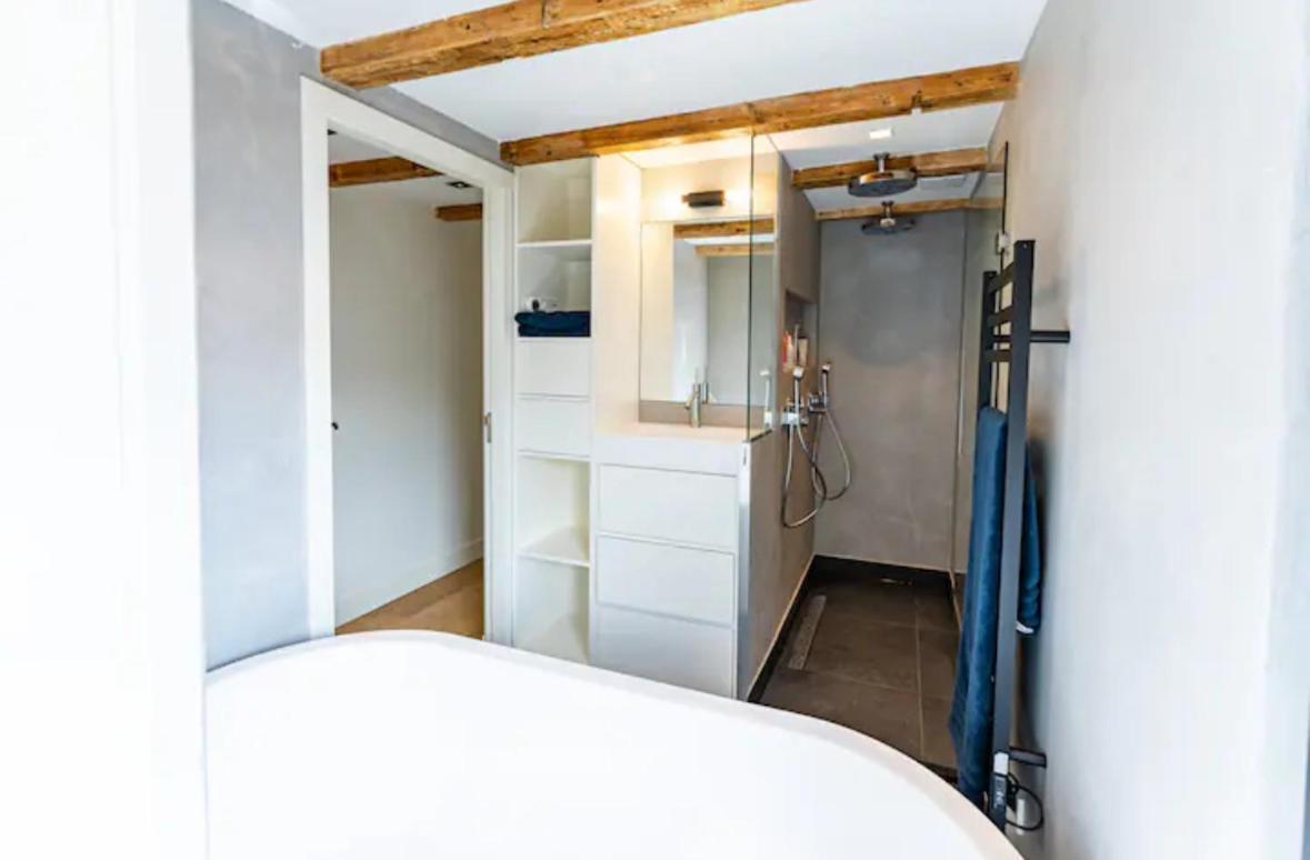 Ar Luxury Apartment