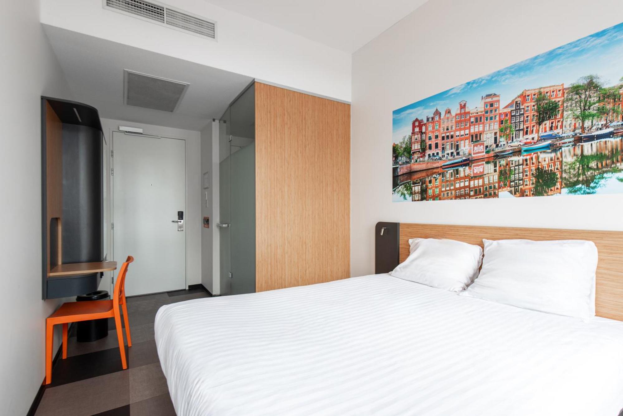 Easyhotel Arena Boulevard 2*