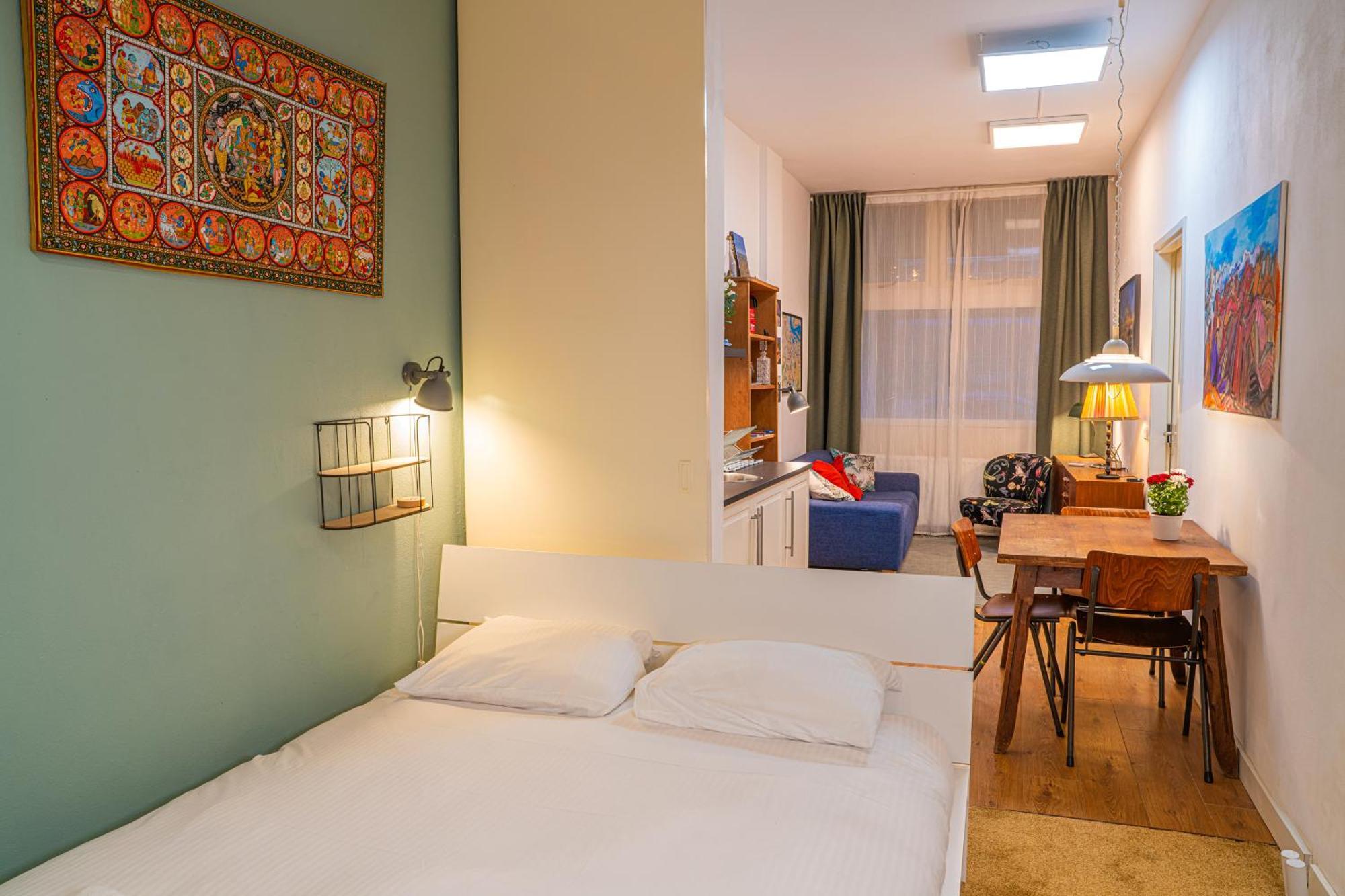 Fully Fitted - 15 Min From Station *