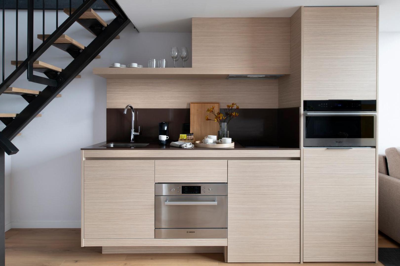 Eric Voekel Boutique - Riverfront Apartment Amsterdam