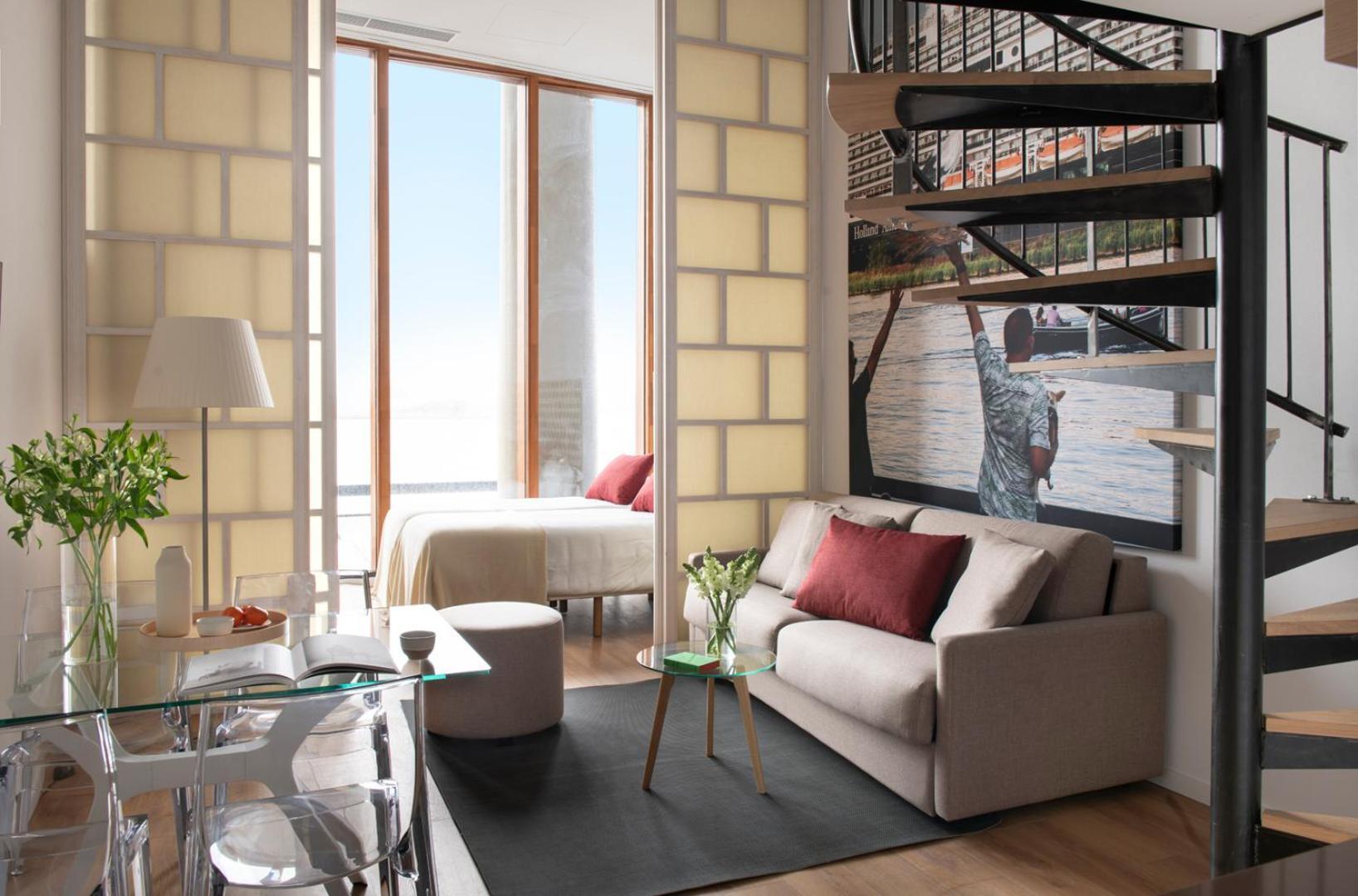 Eric Voekel Boutique - Riverfront Apartment *