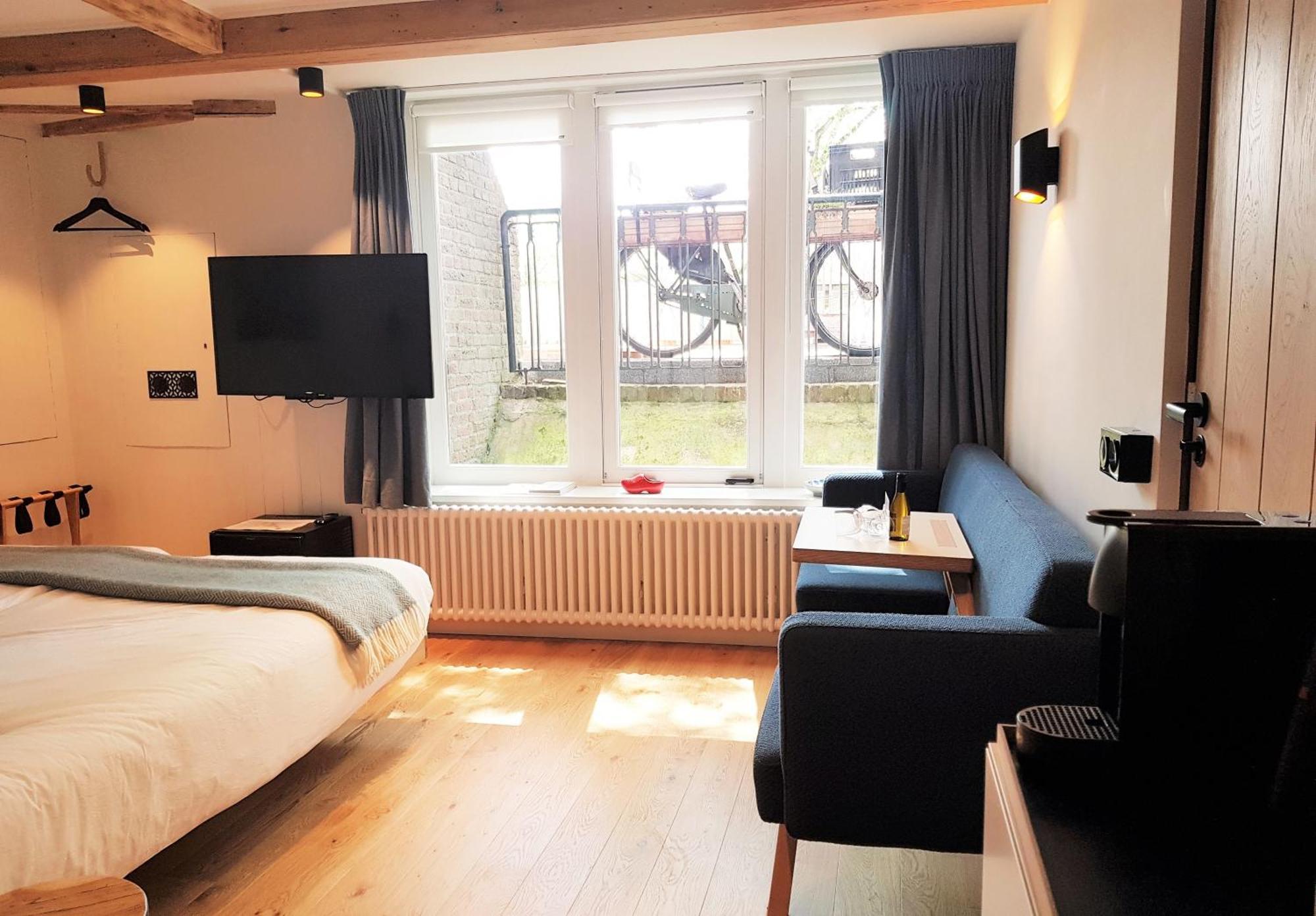 23 Sous Bed & Breakfast