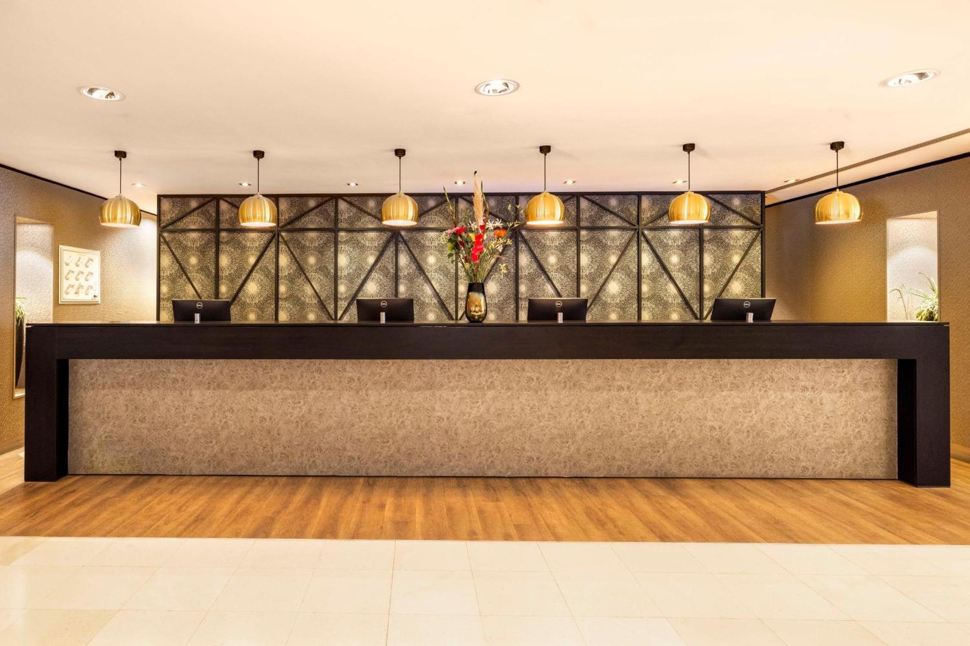 Nh Leidseplein Hotel 4*