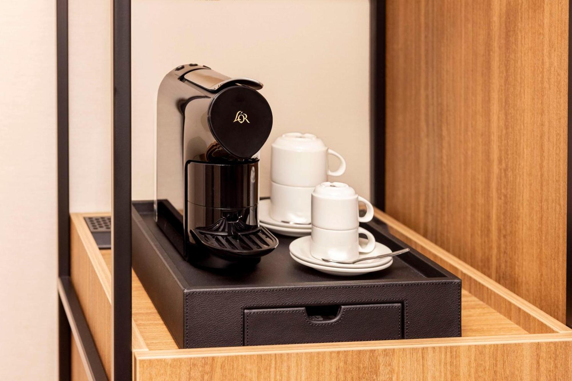 Nh Leidseplein Hotel 4*