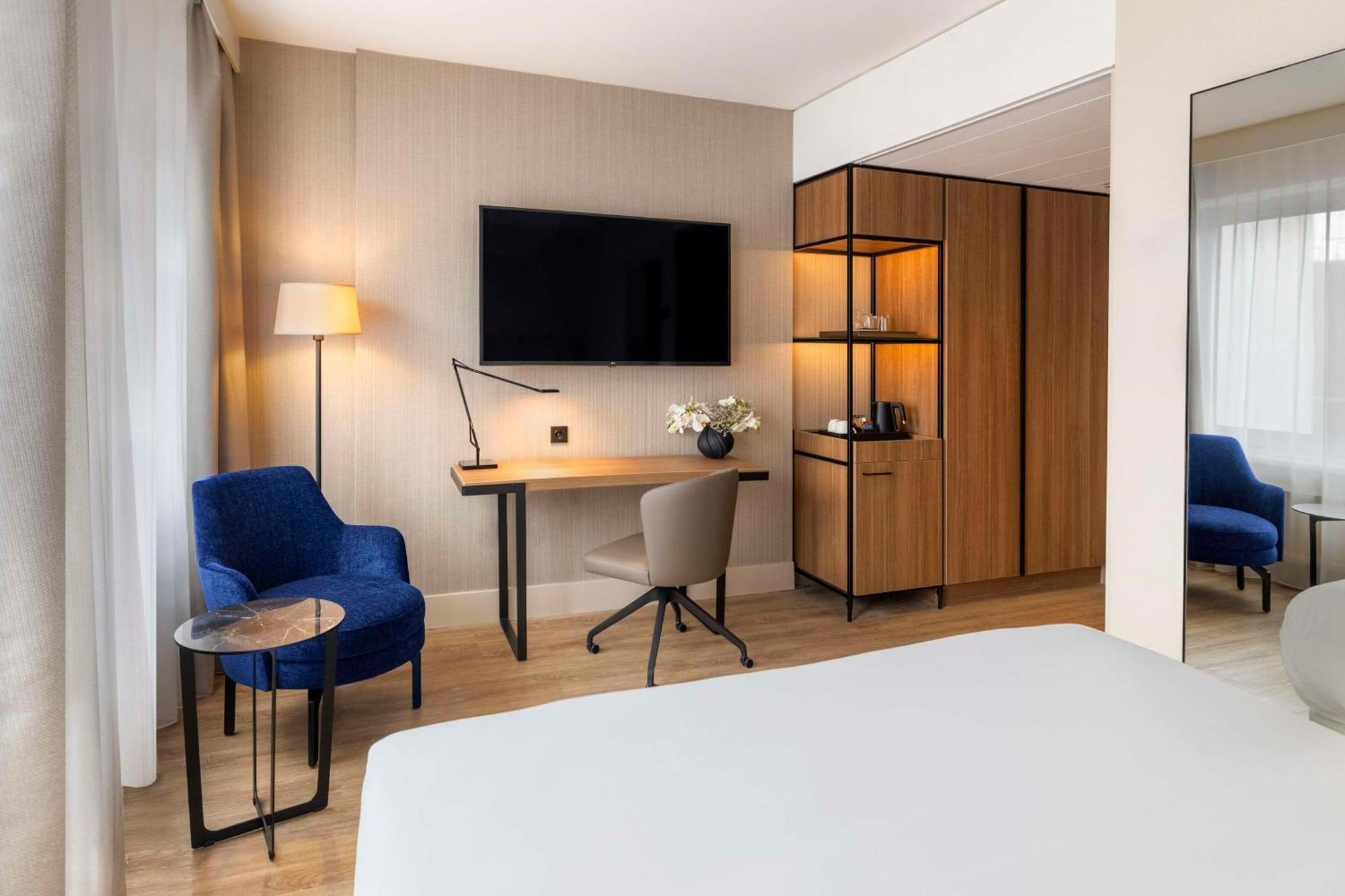 Nh Leidseplein Hotel 4*