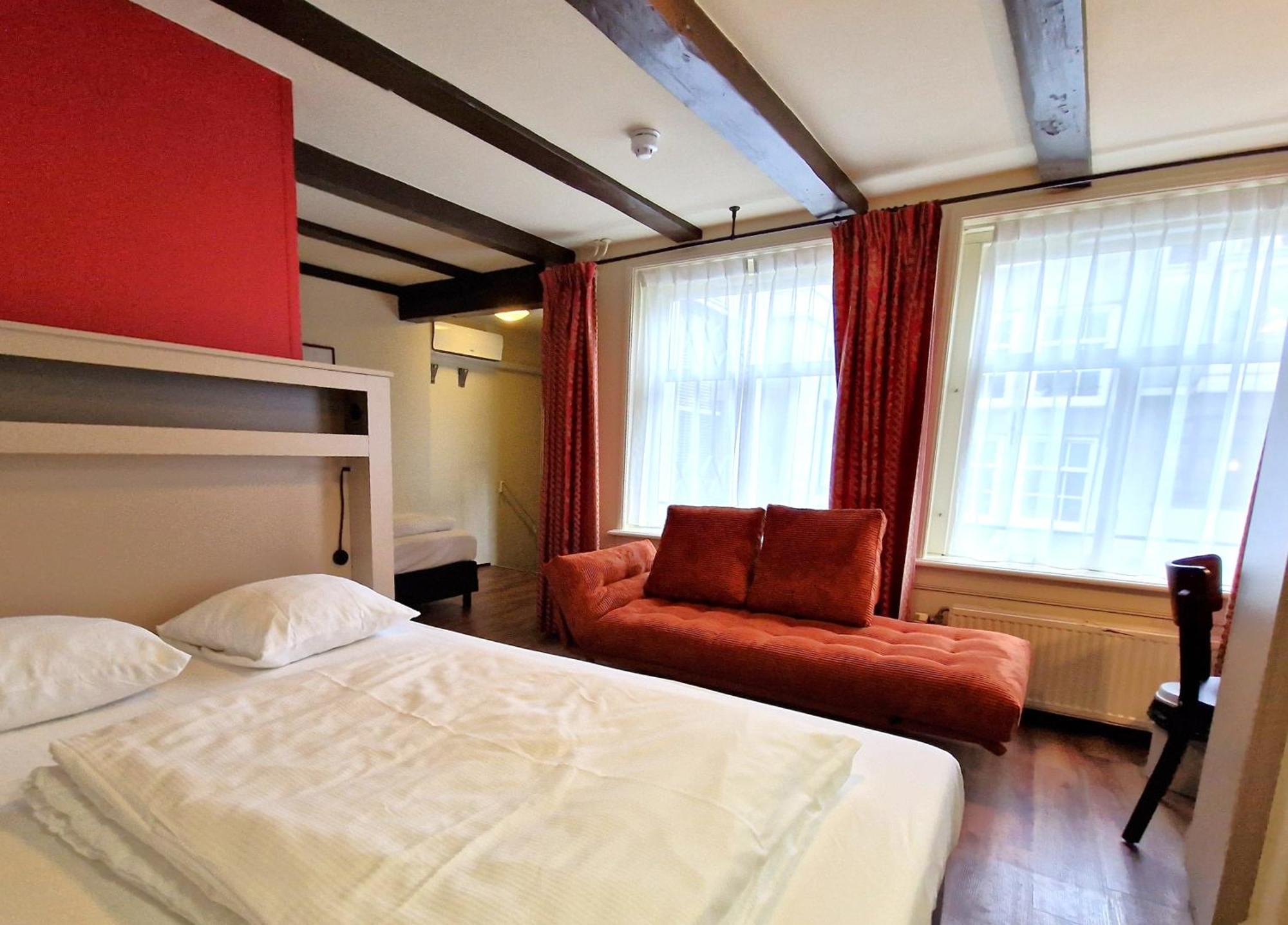 A-train Hotel