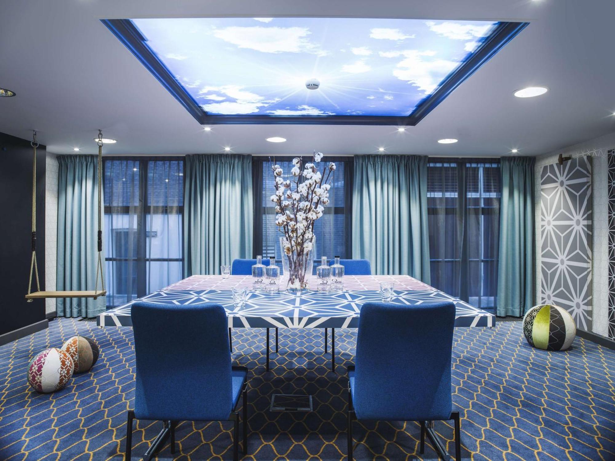 Hotel Radisson Blu Hotel, Center 4*
