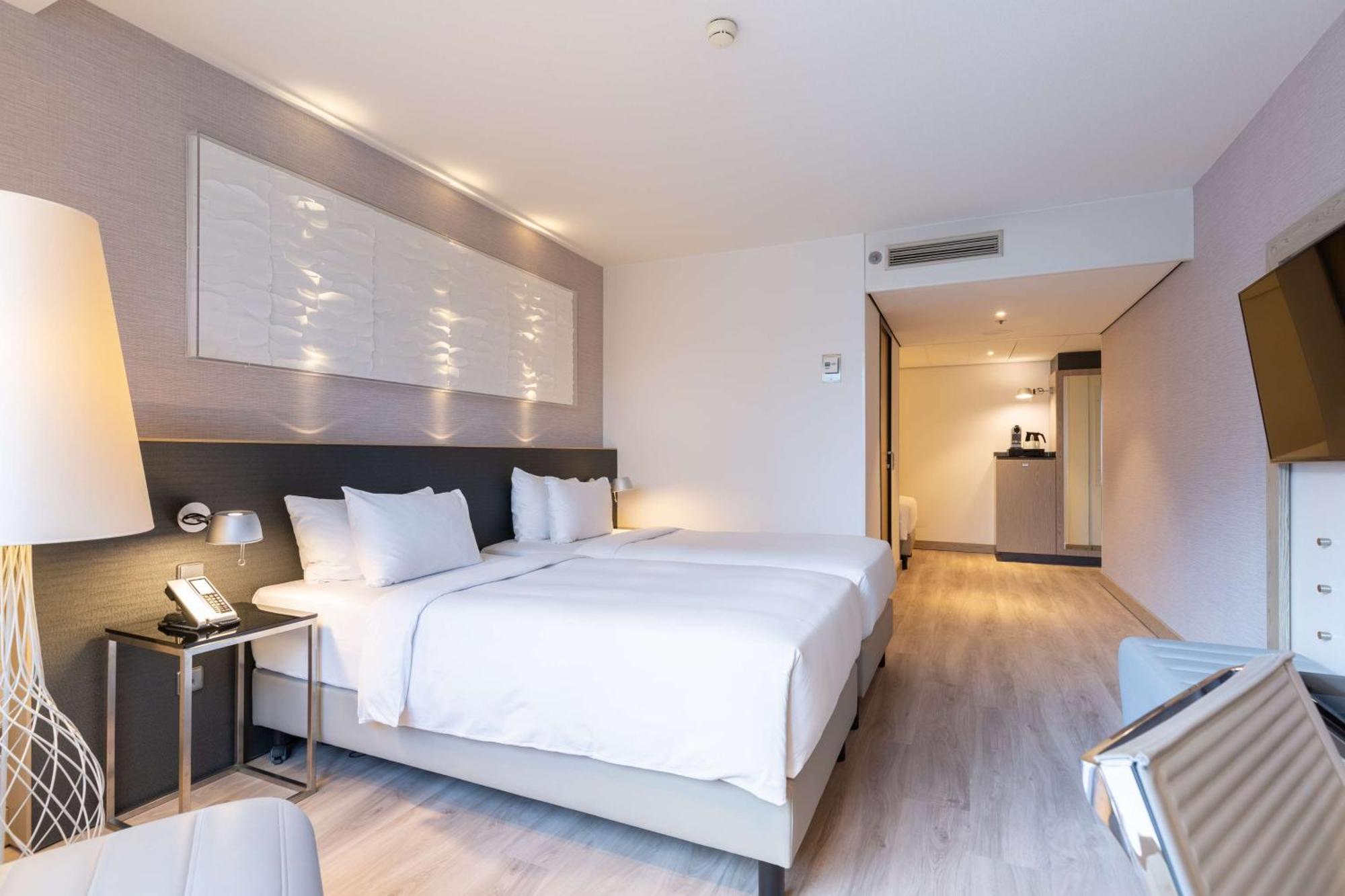 Radisson Blu Hotel, Center 4*