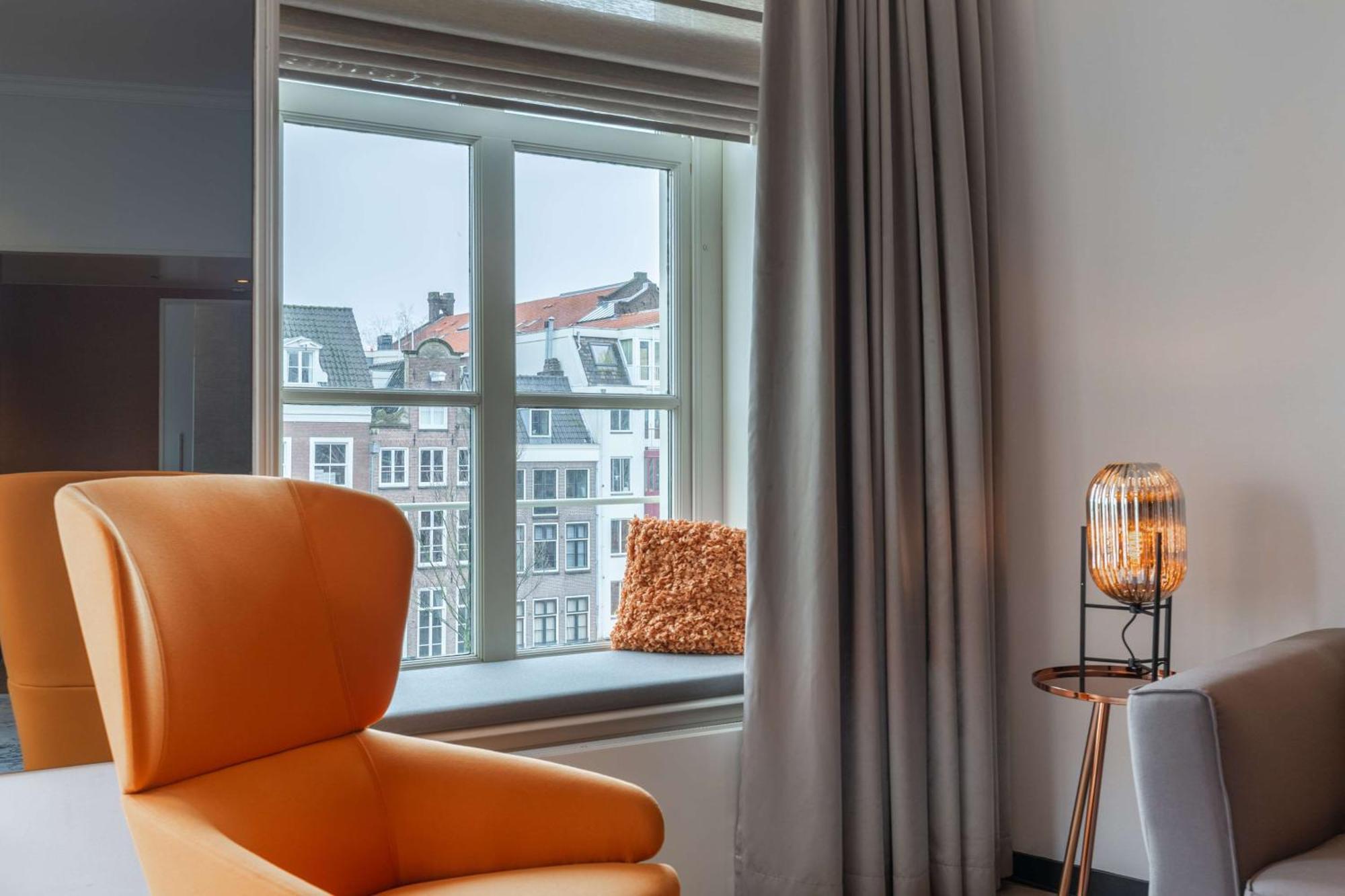 Radisson Blu Hotel, Center 4*