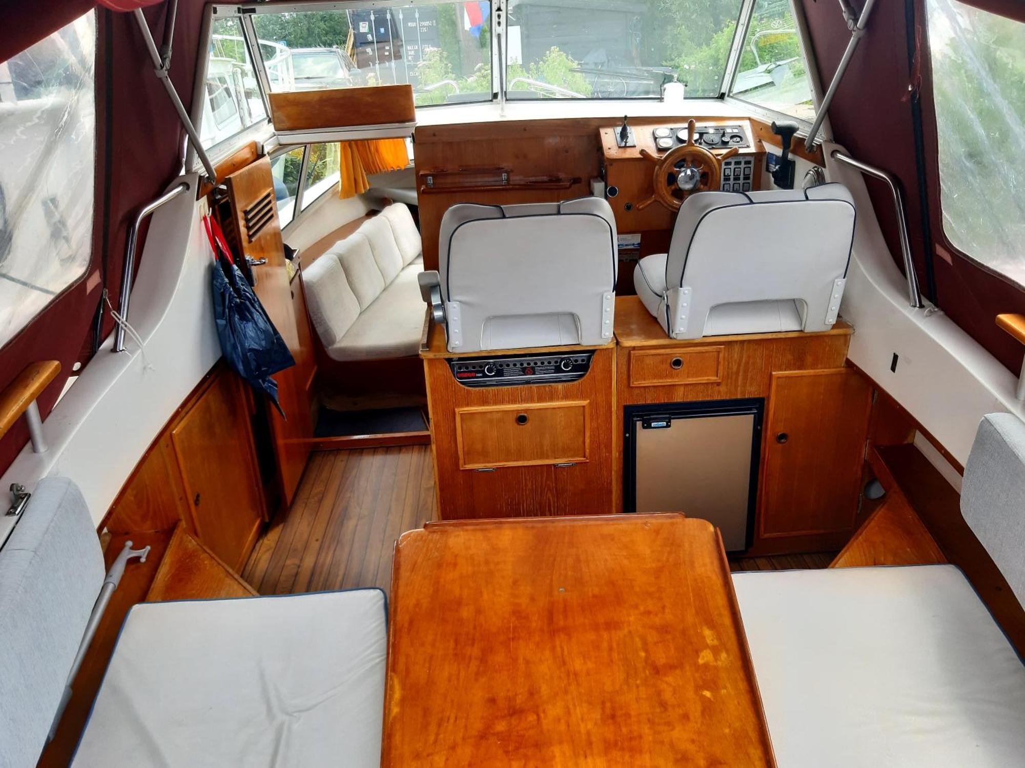 Motorjacht Flint Botel