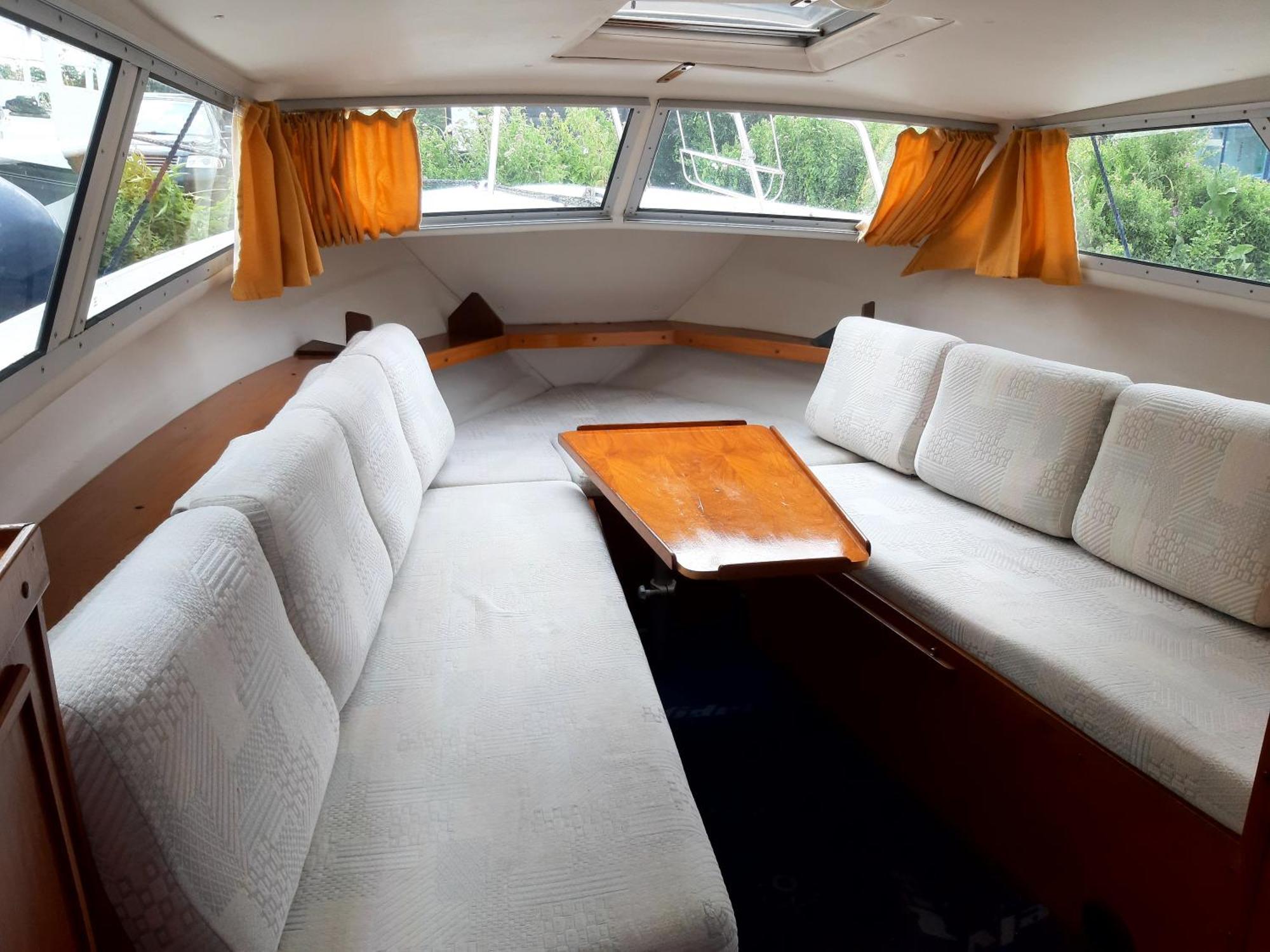 Bateau-hôtel Motor Yacht Almaz