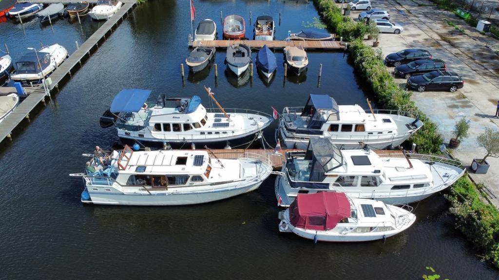 Motor Yacht Almaz Bateau-hôtel *