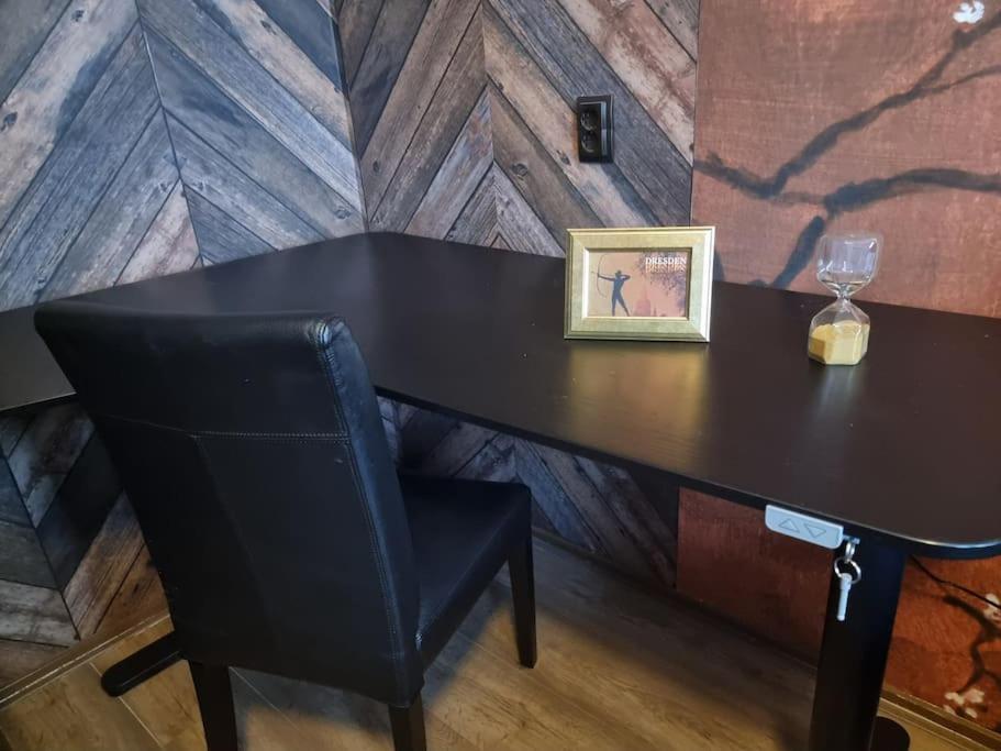 500-mb Hi-tech Silent Work-home Homestay Amsterdam