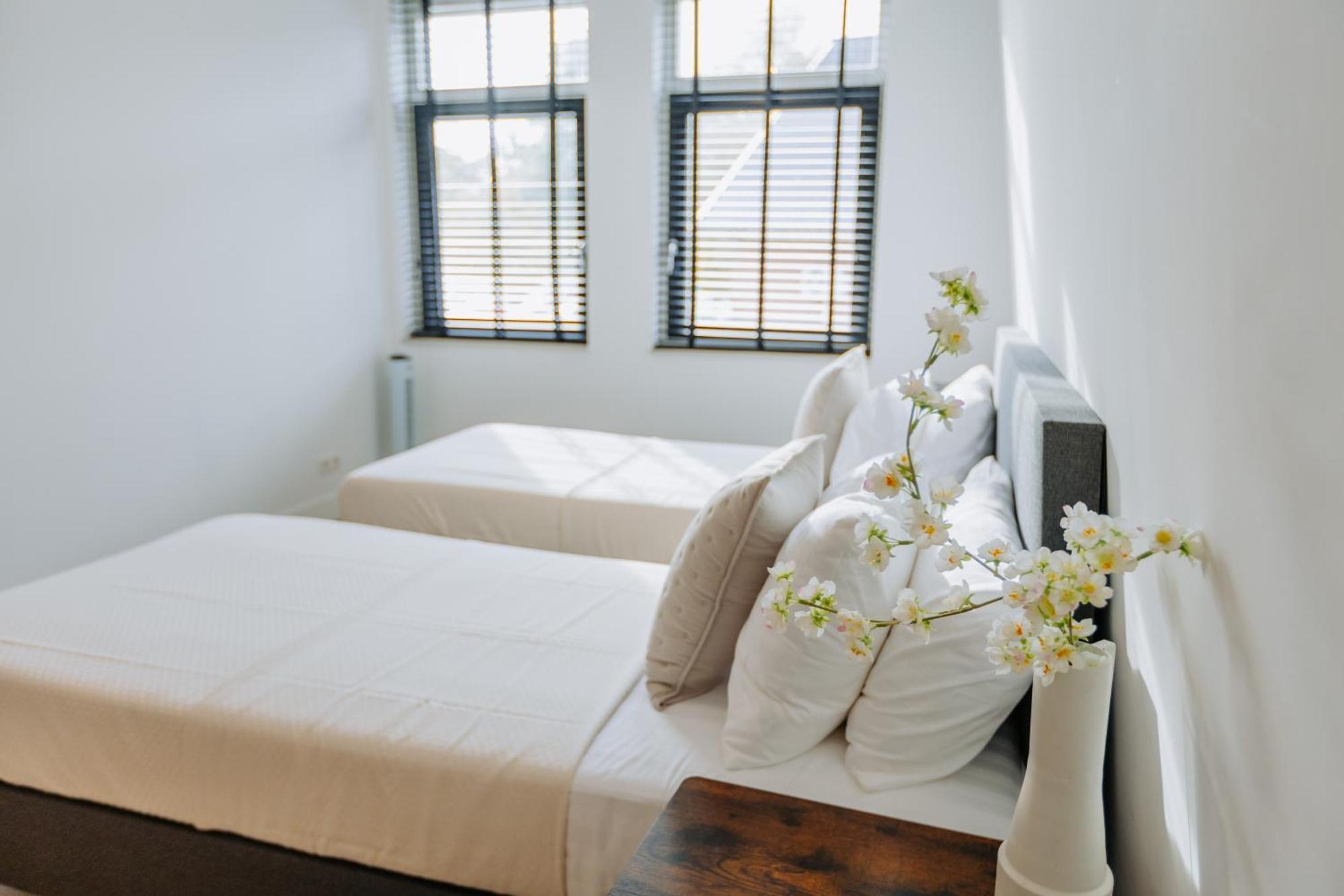 Dutch Design With 6 Luxurious Bedrooms * Amsterdam