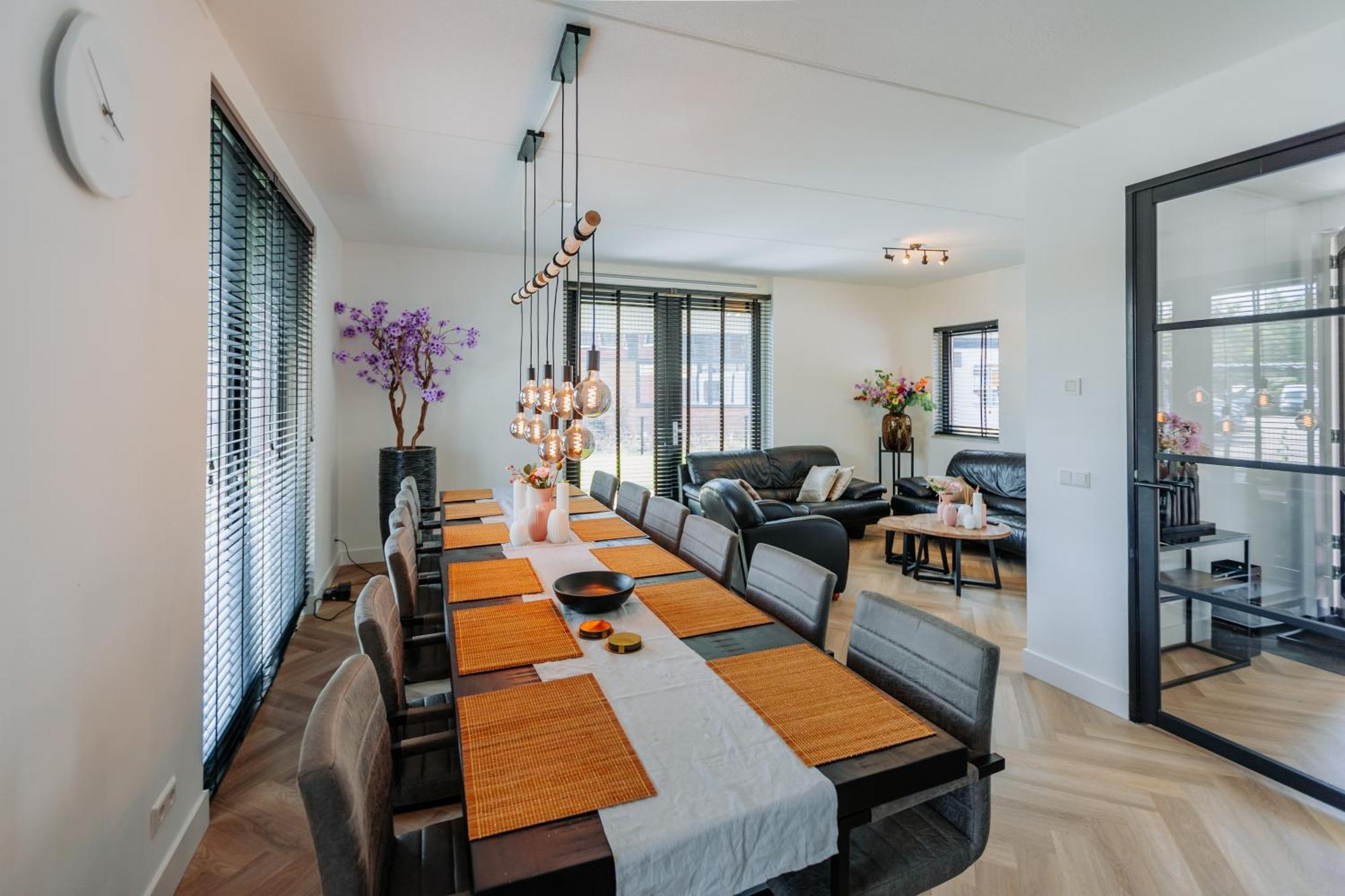 Villa Dutch Design With 6 Luxurious Bedrooms *