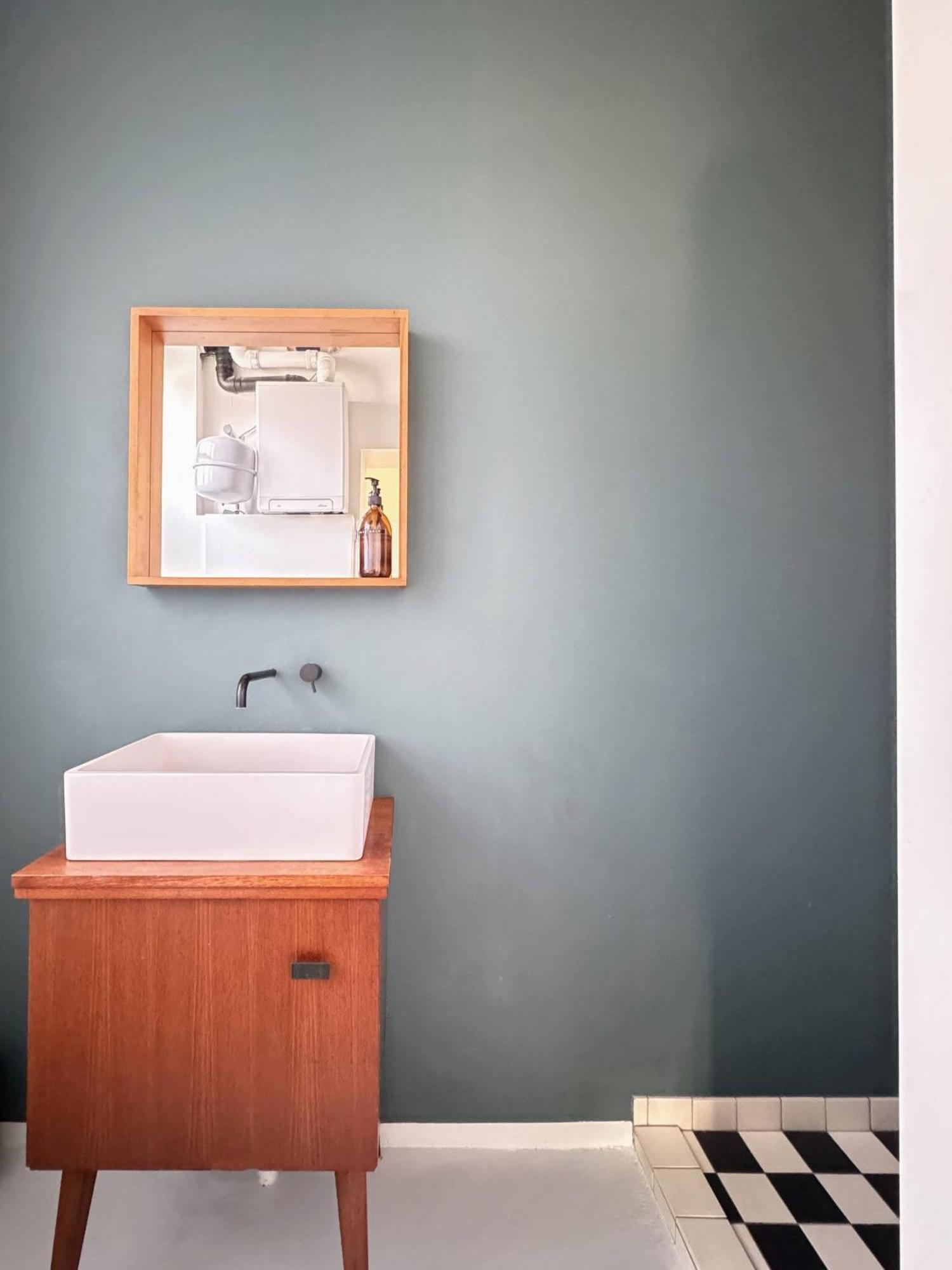 In Former Bathhouse. Free Parking Apartment