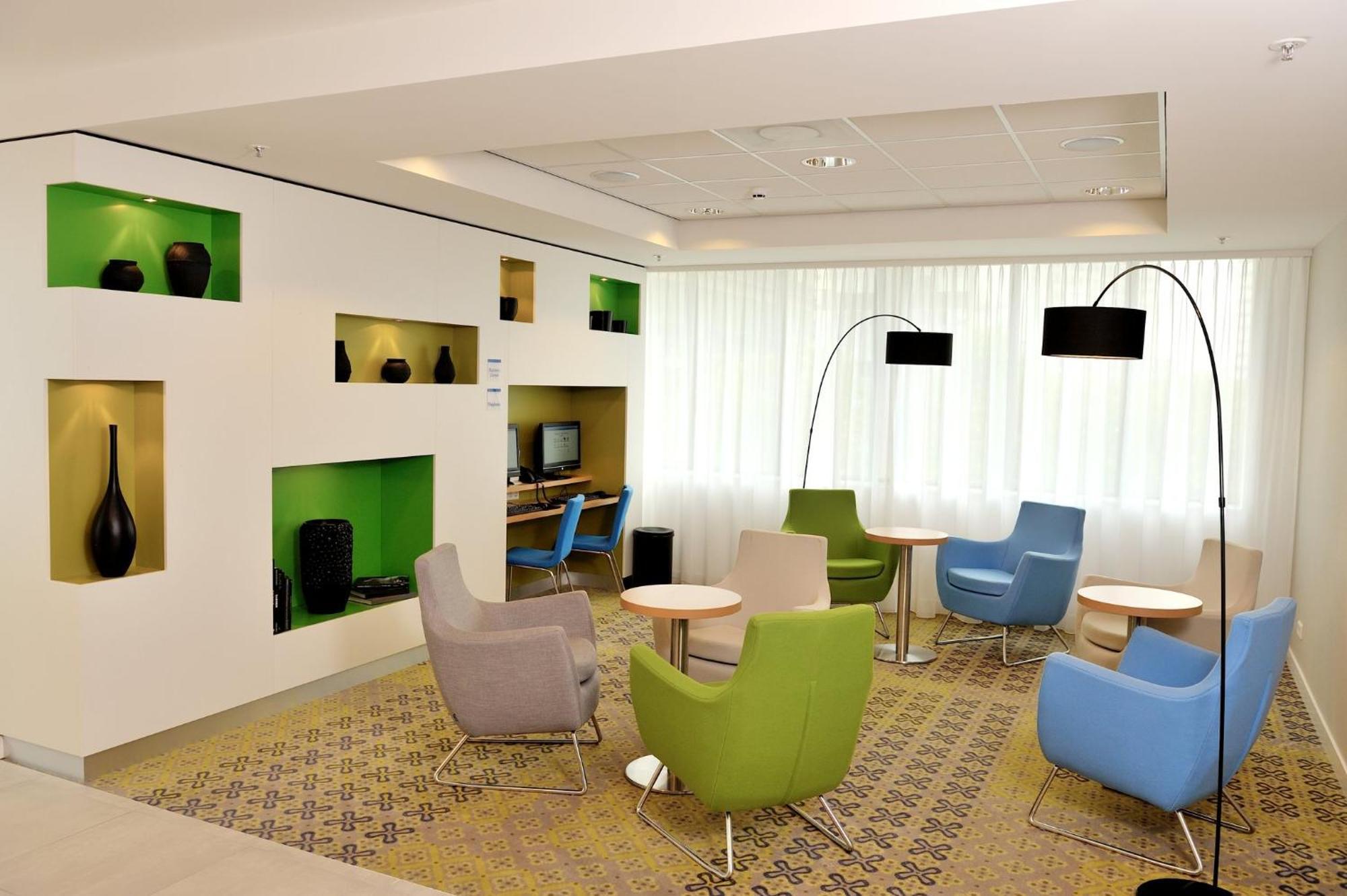 Express Arena Towers By Ihg