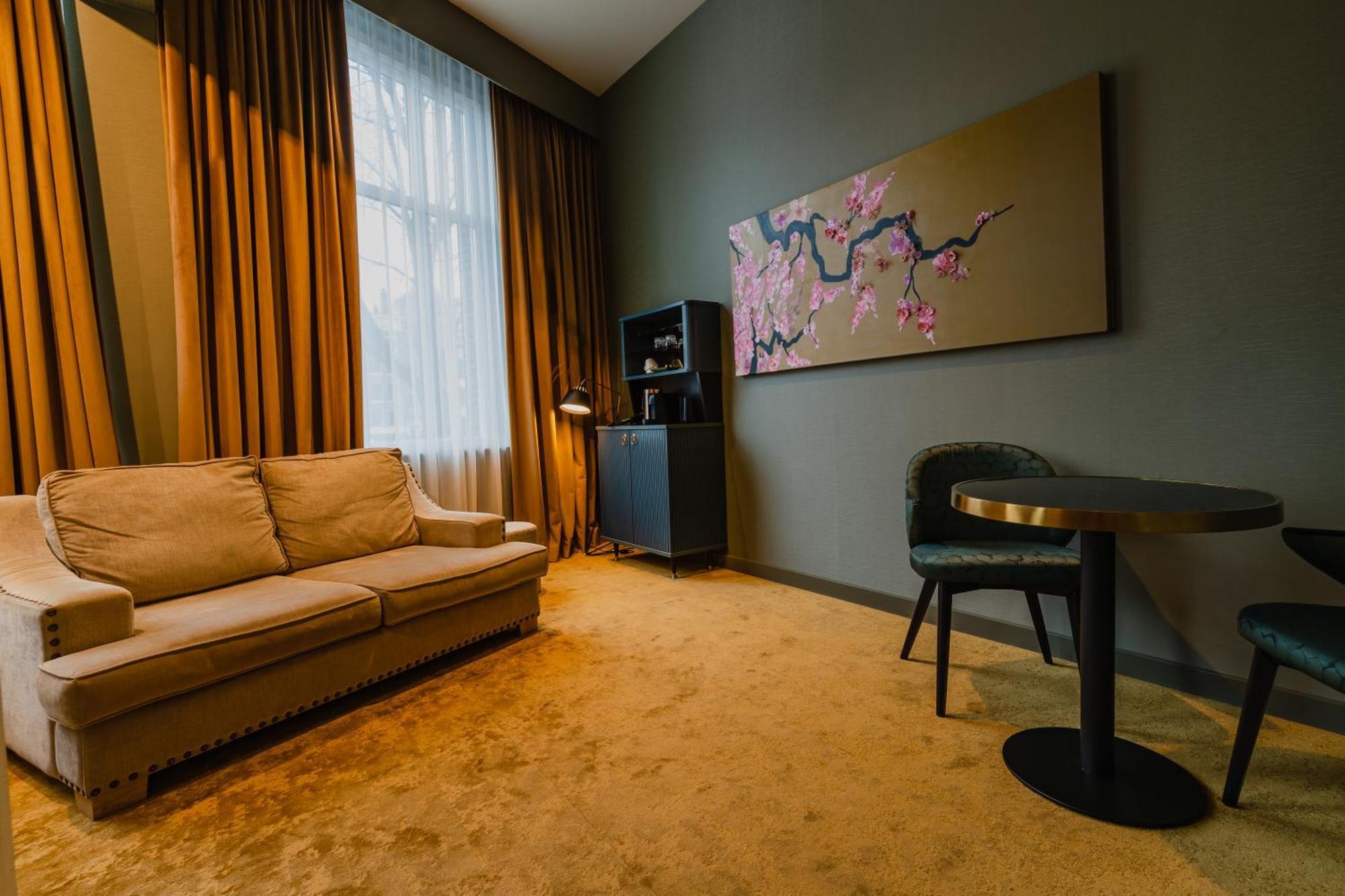 Mai Hotel