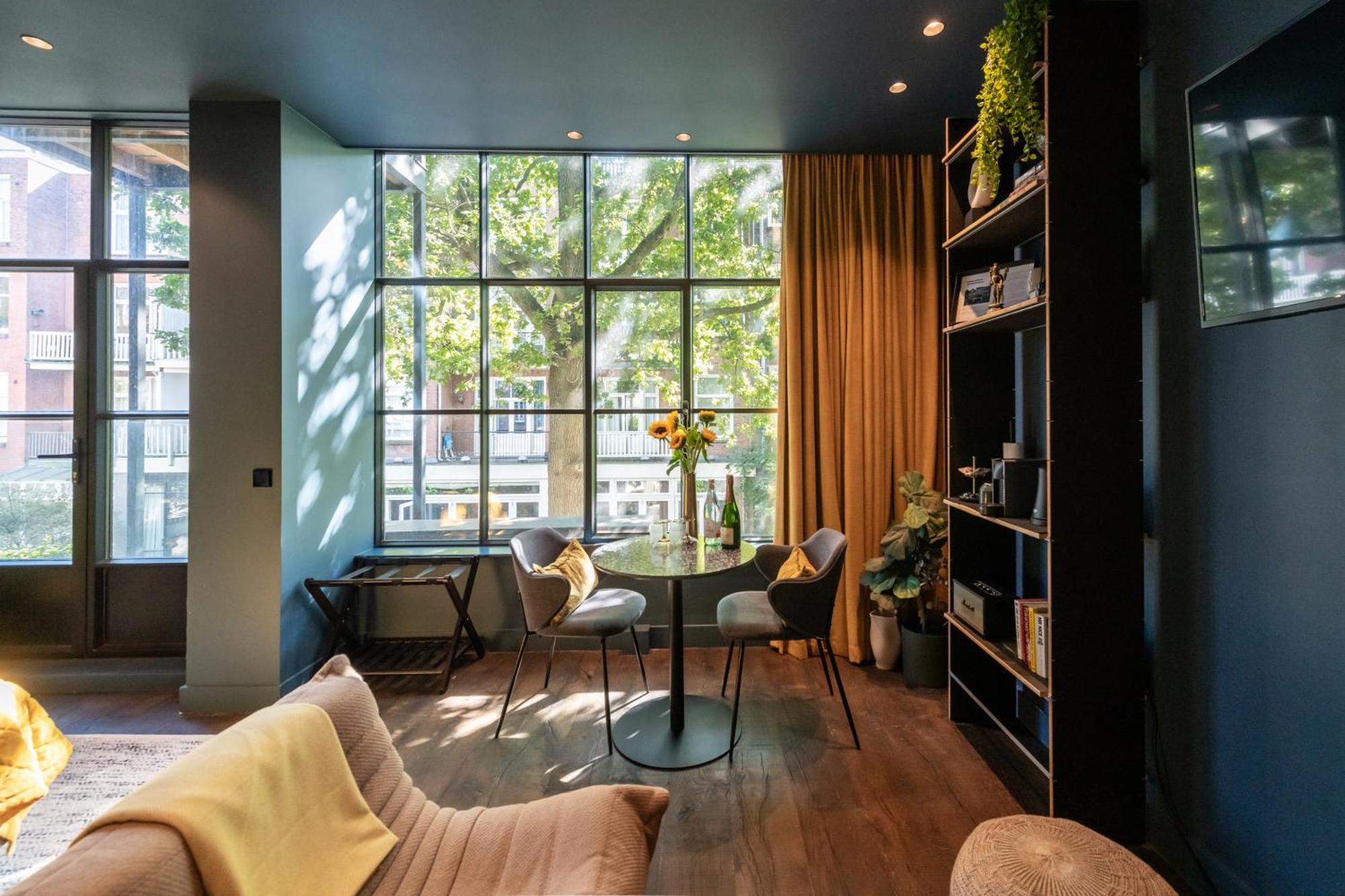 Luxurious In Vondelpark/museum District Couette-café 2*