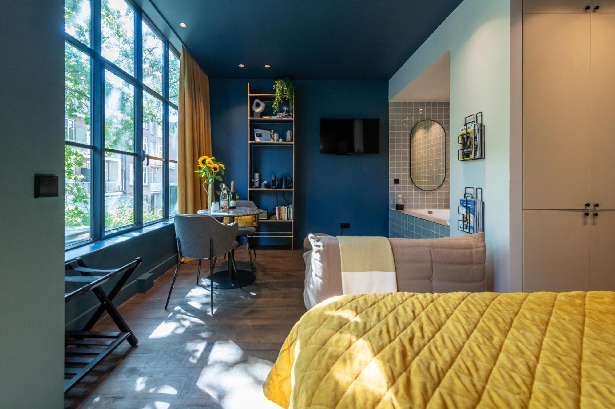 Couette-café Luxurious In Vondelpark/museum District 2*