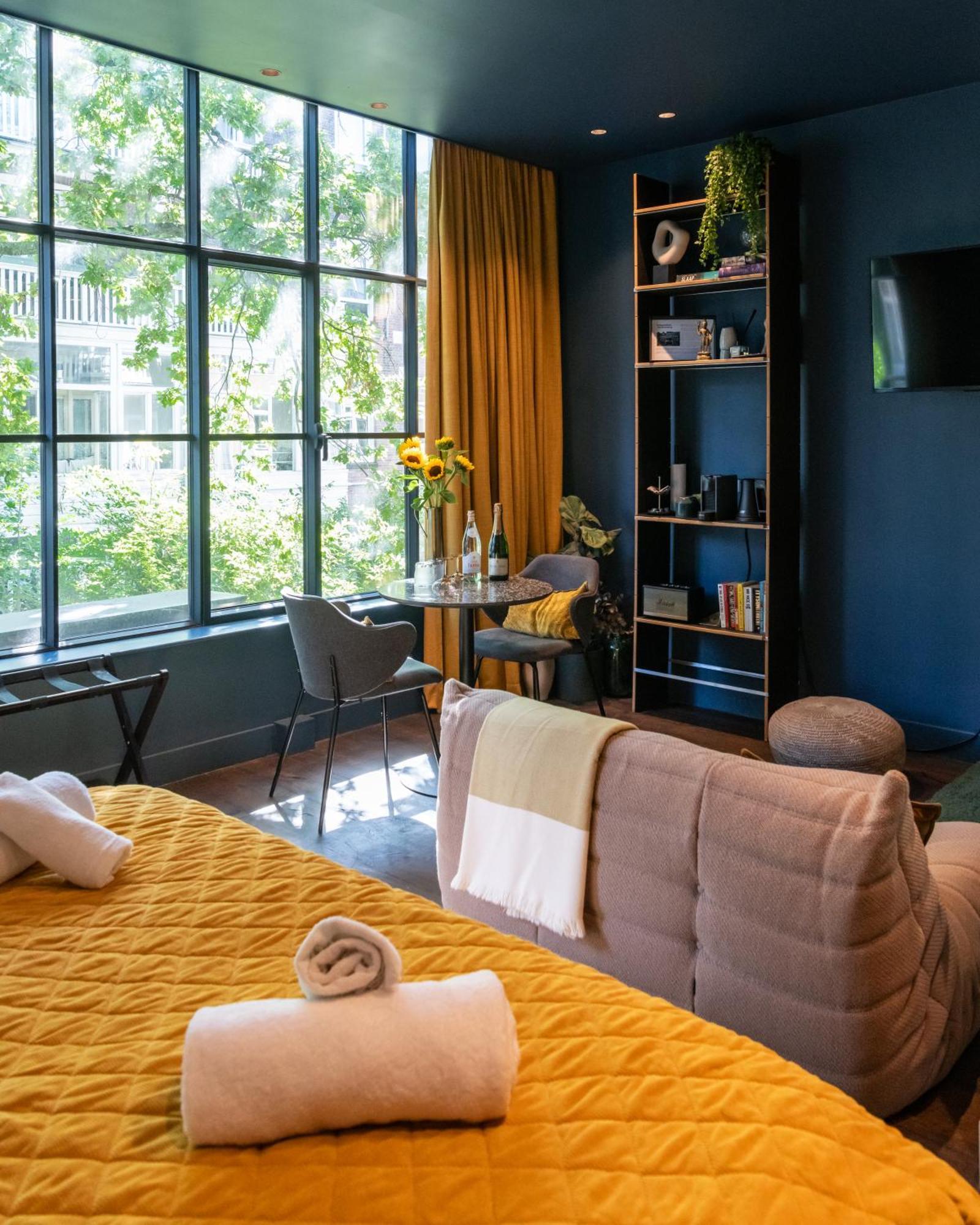 Luxurious In Vondelpark/museum District Couette-café Amsterdam