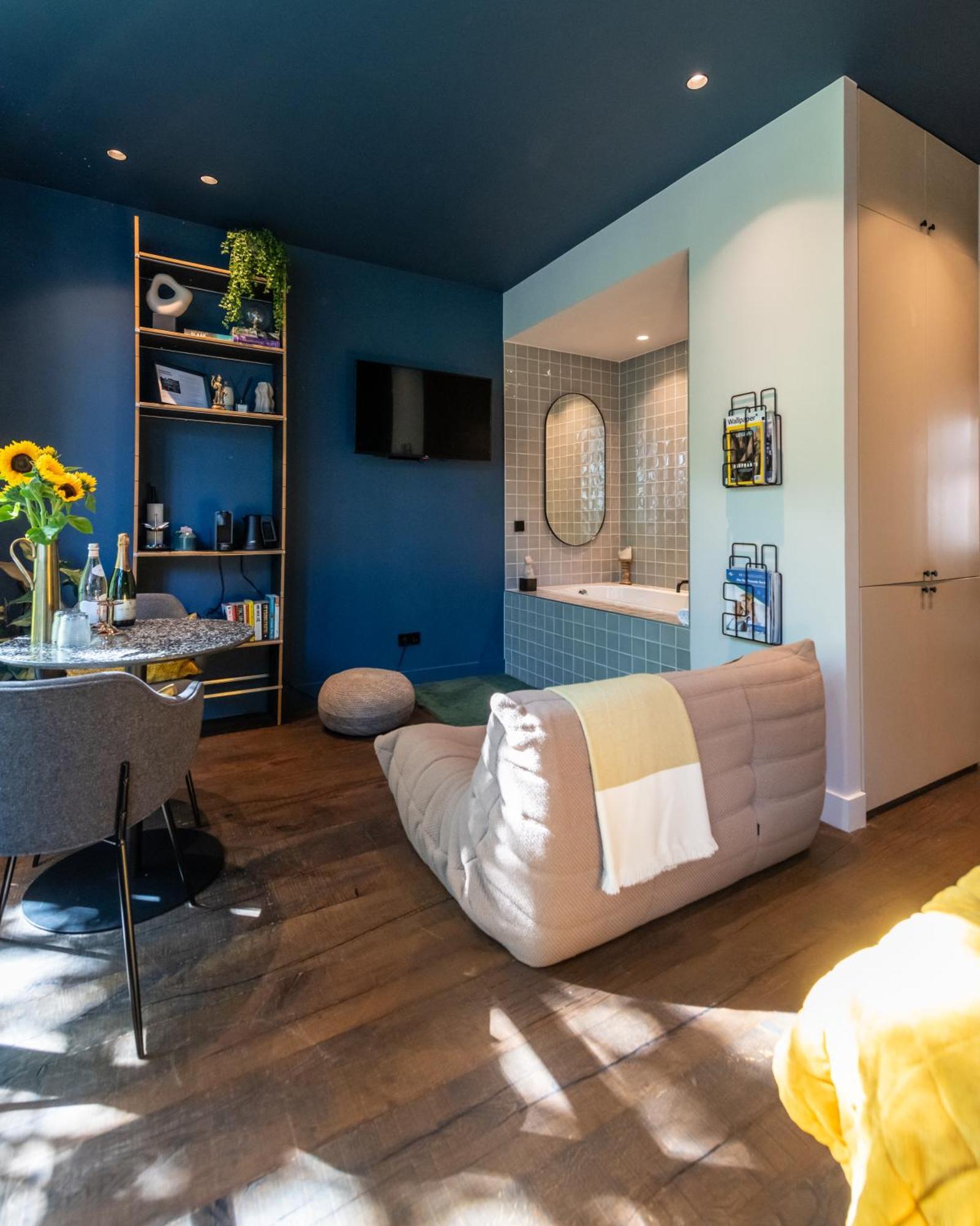 Luxurious In Vondelpark/museum District Couette-café