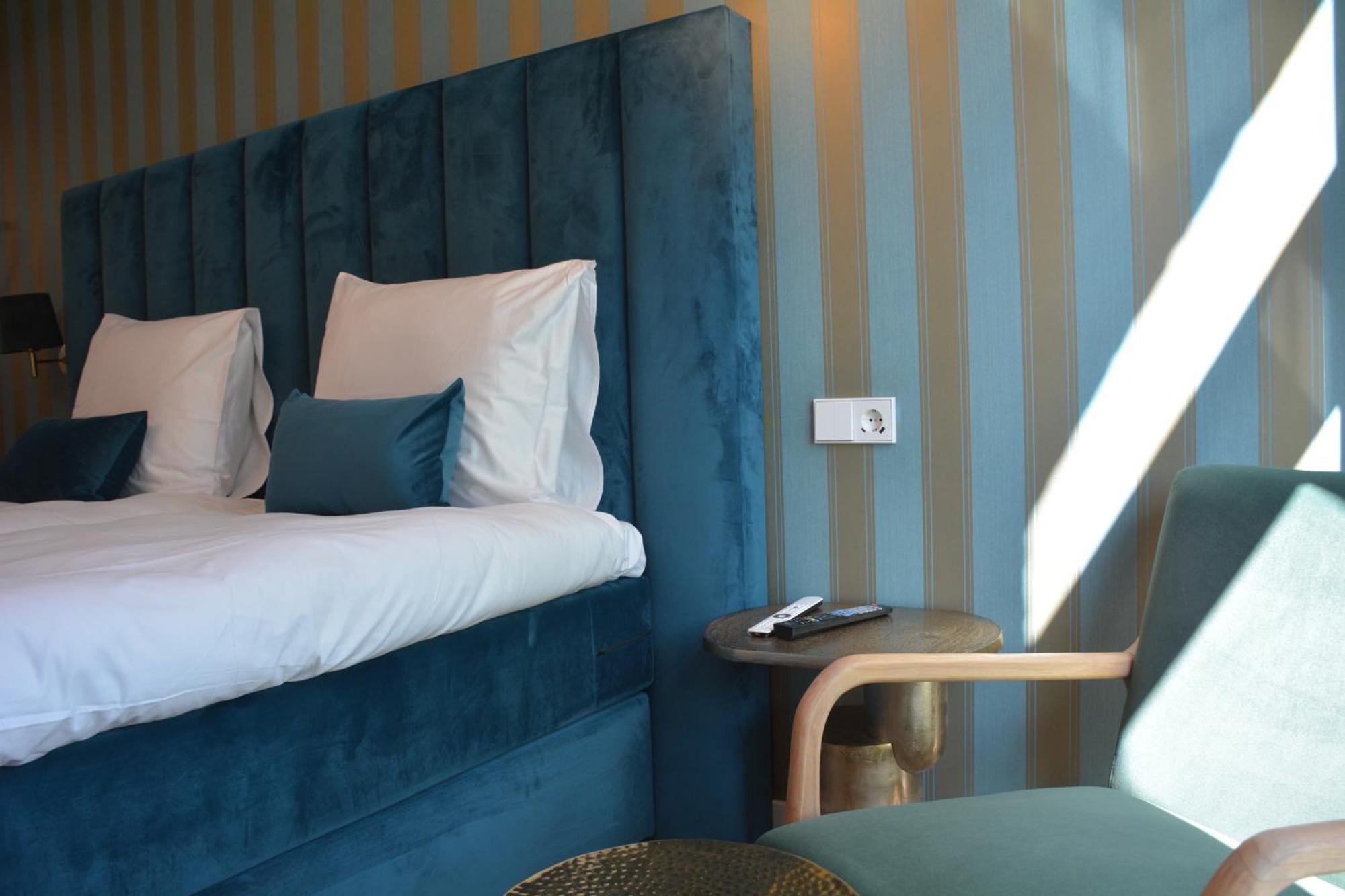 Iris Hotel 3*