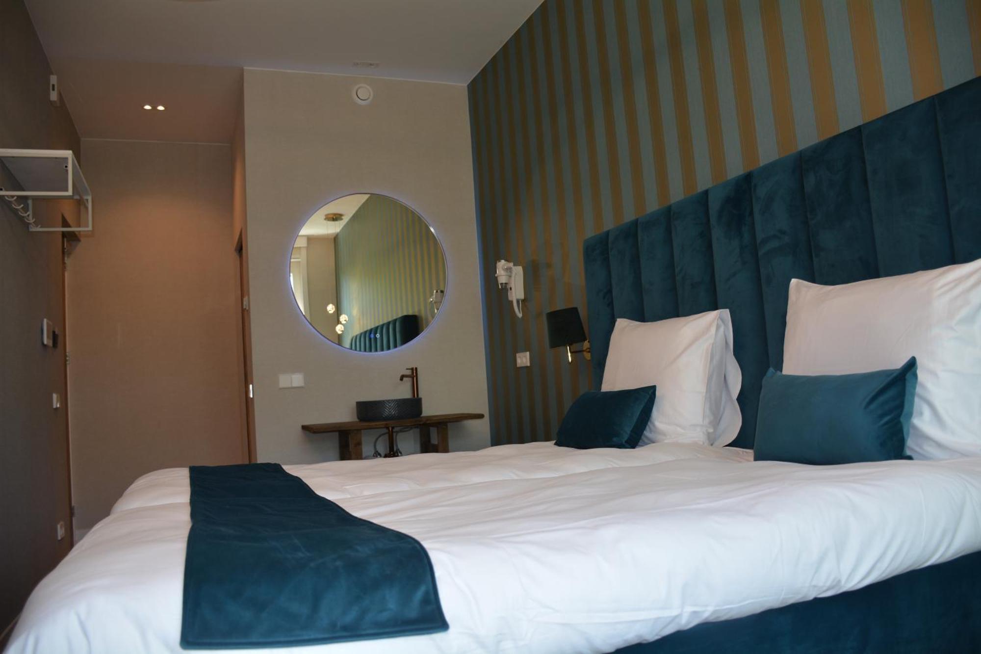 Iris Hotel