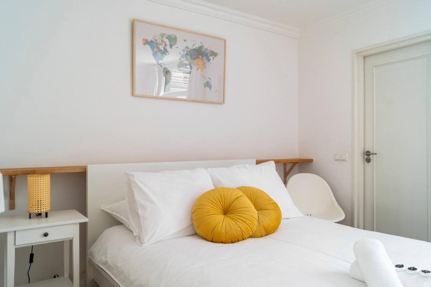 Homestay Riverbridge - Historic Center Canal District