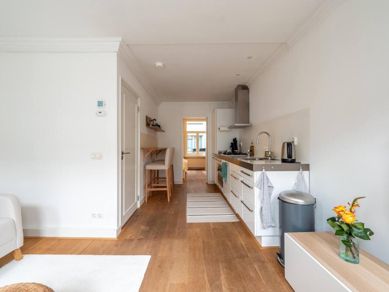Riverbridge - Historic Center Canal District Homestay *