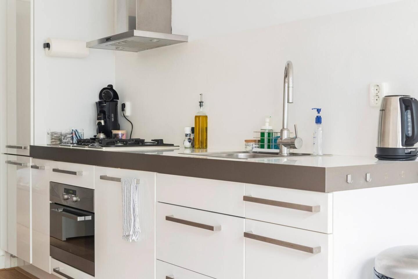 Homestay Riverbridge - Historic Center Canal District *