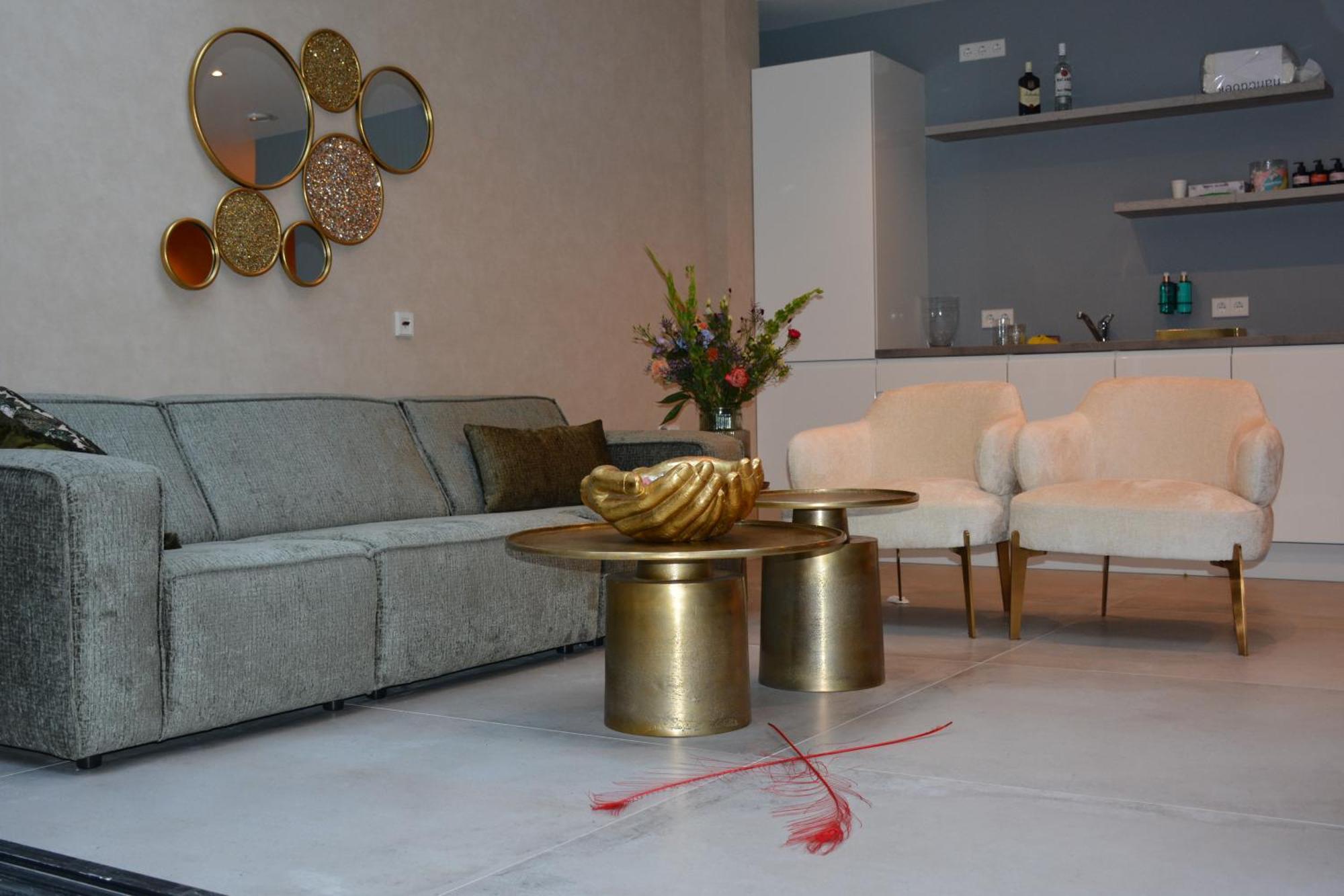 Iris Hotel 3*