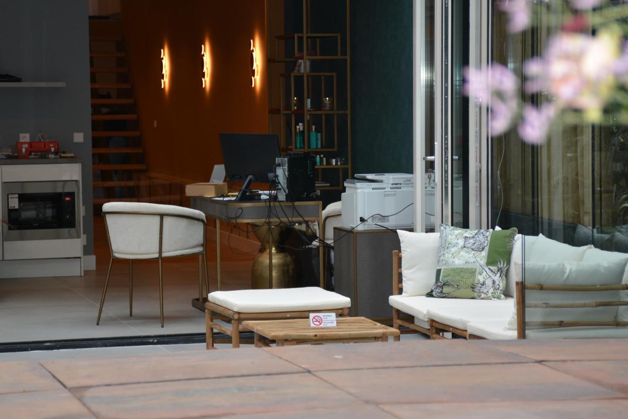 Iris Hotel 3*