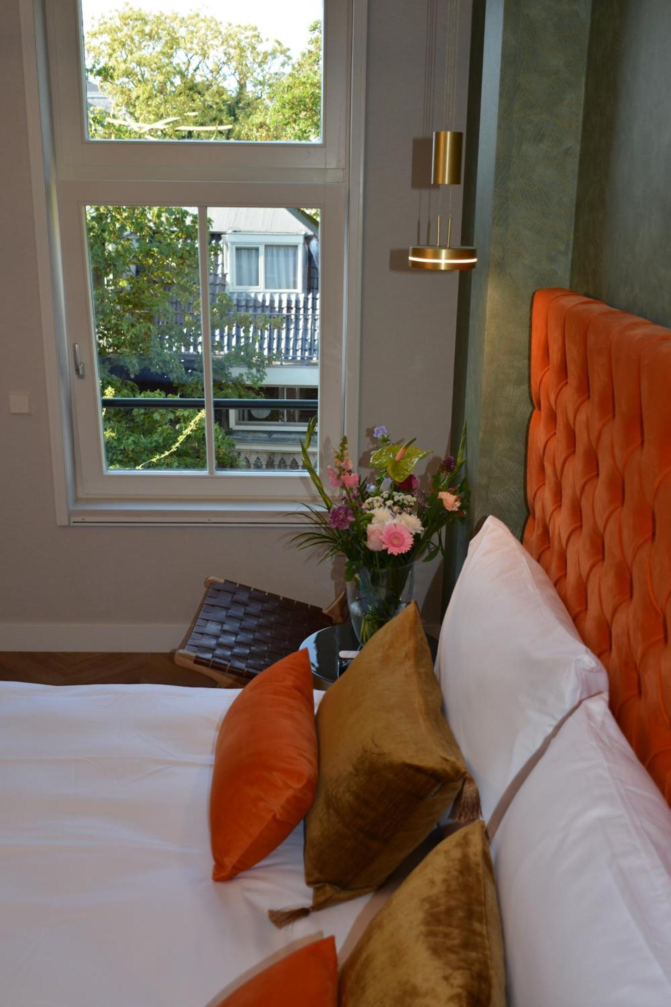 Iris Hotel