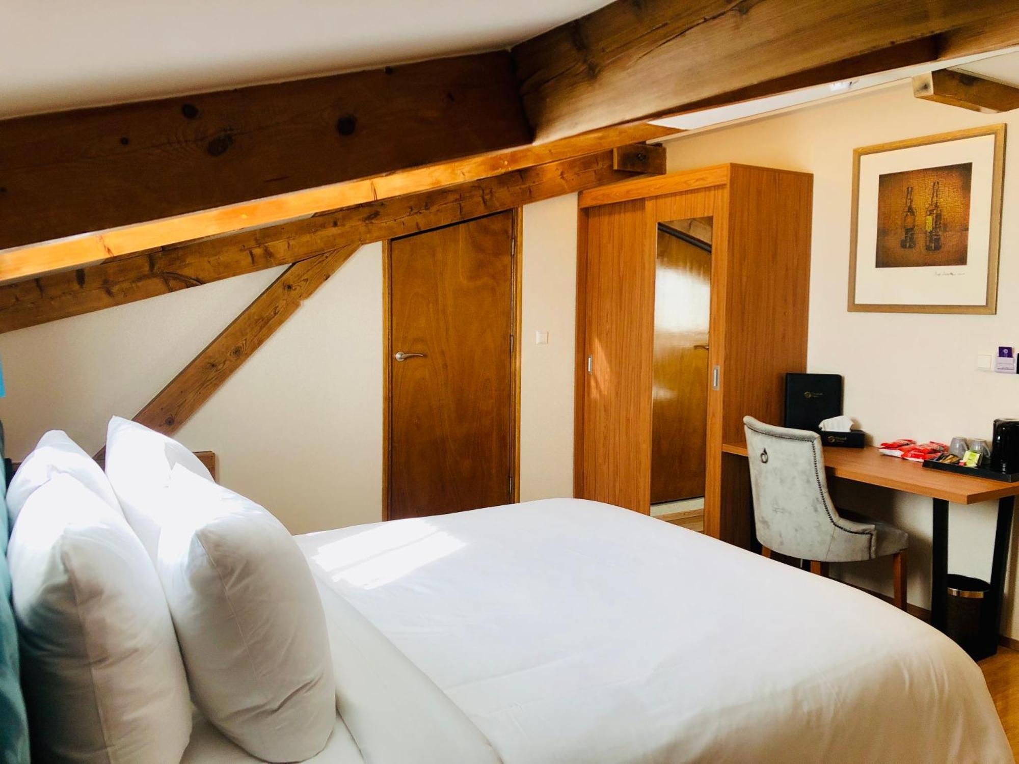 Hotel Chasse Residency