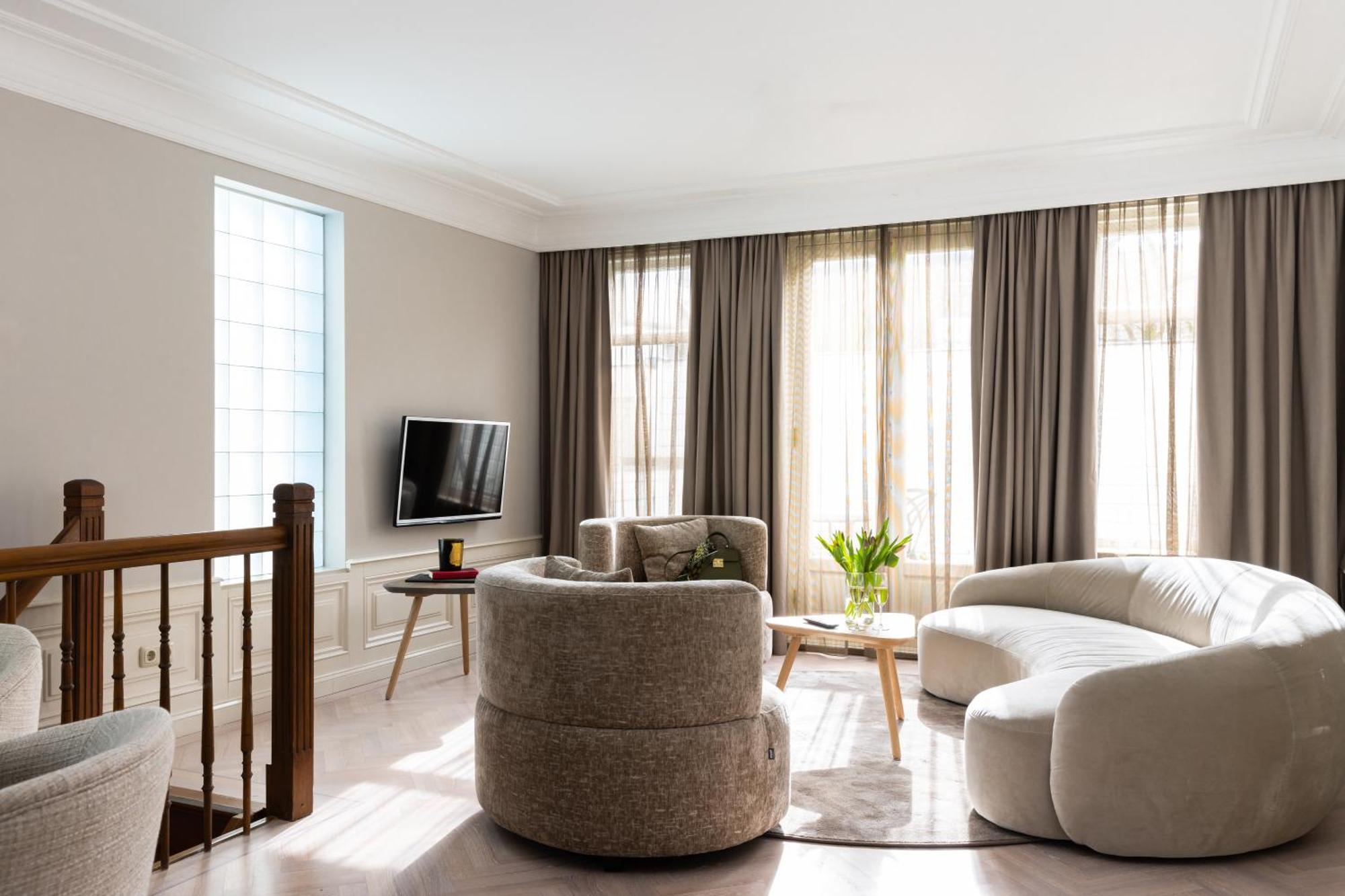 Canal Apartment *