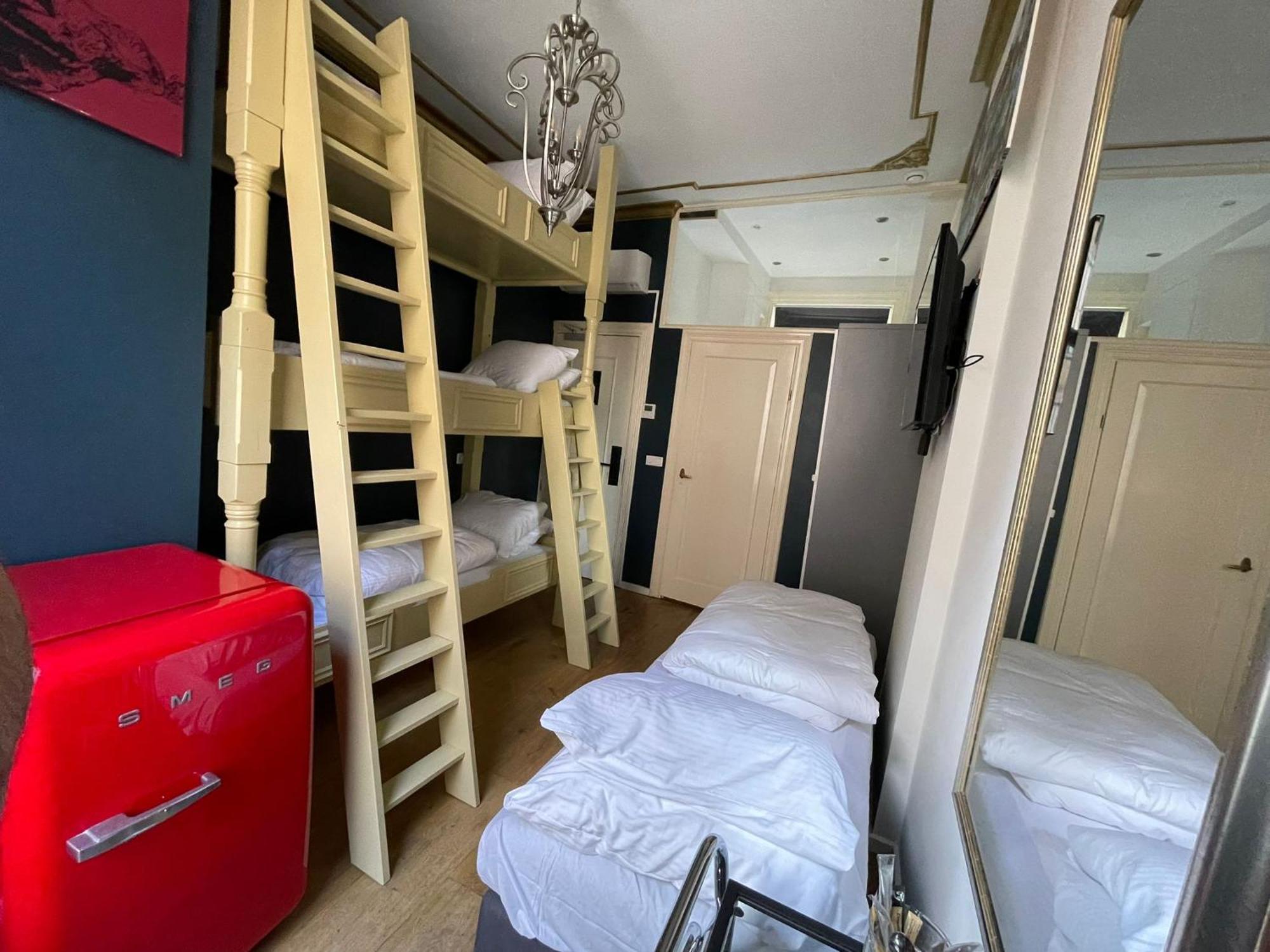 Amsterdam Rembrandt Square City Center Hotel 3*