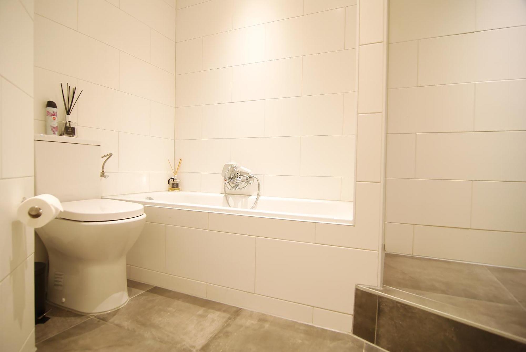 Appartement Stunning 2 Bedroom Apt. Heart Of The City! *