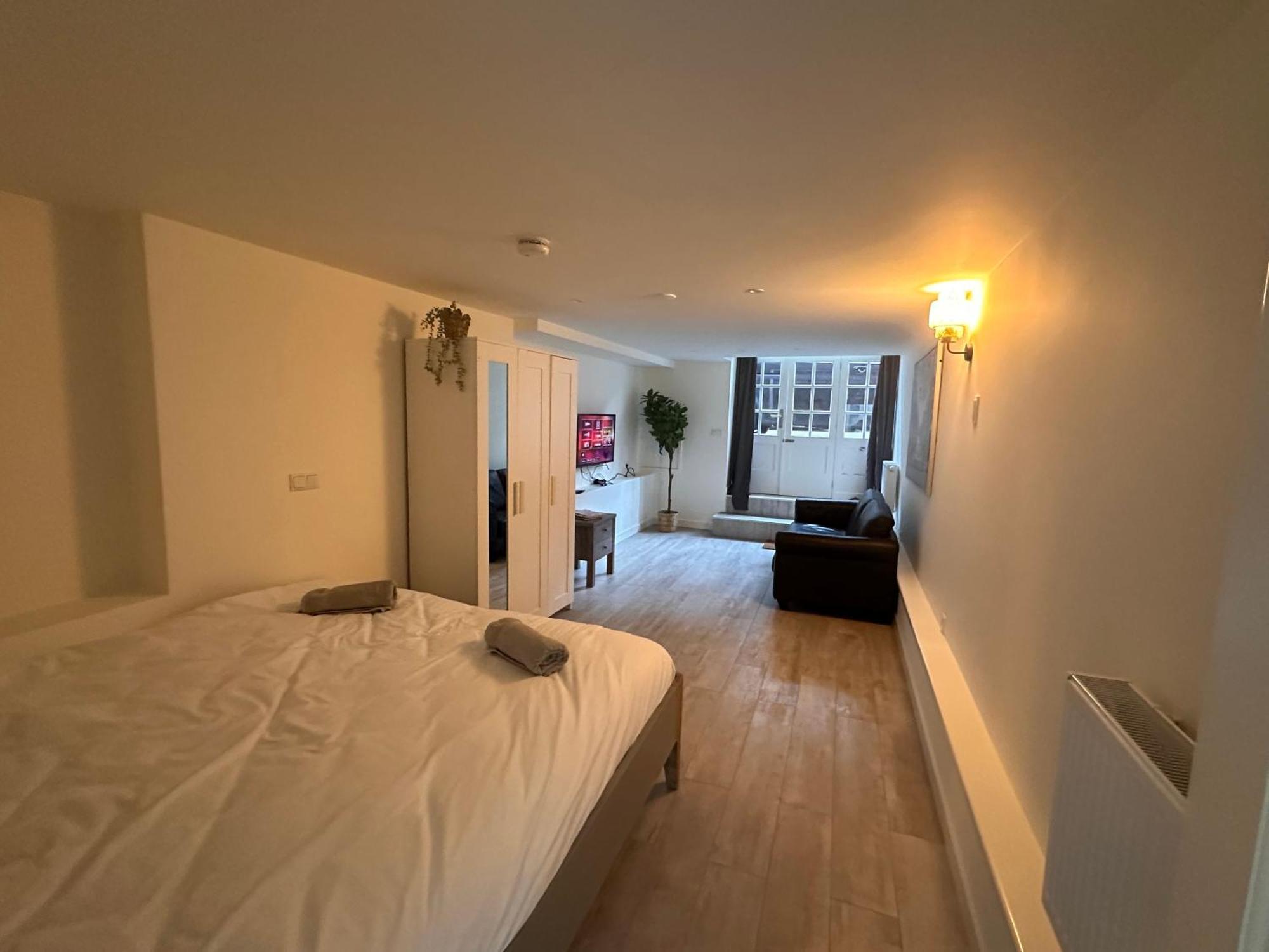 Apartment House With 2 Private Independent Studio's 120 M2