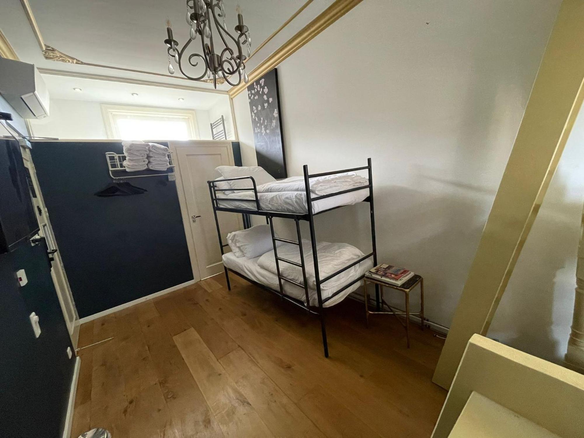 Rembrandt Square Center Hotel