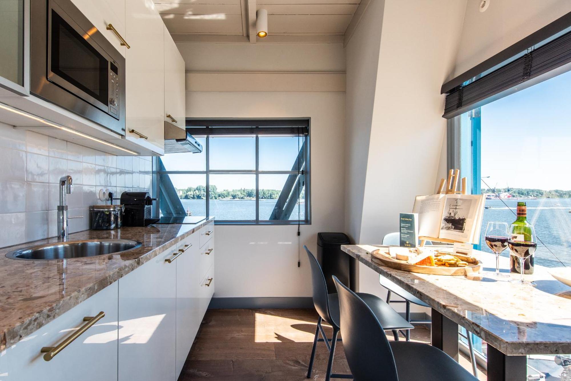 Aparthotel Numa The Crane 4*