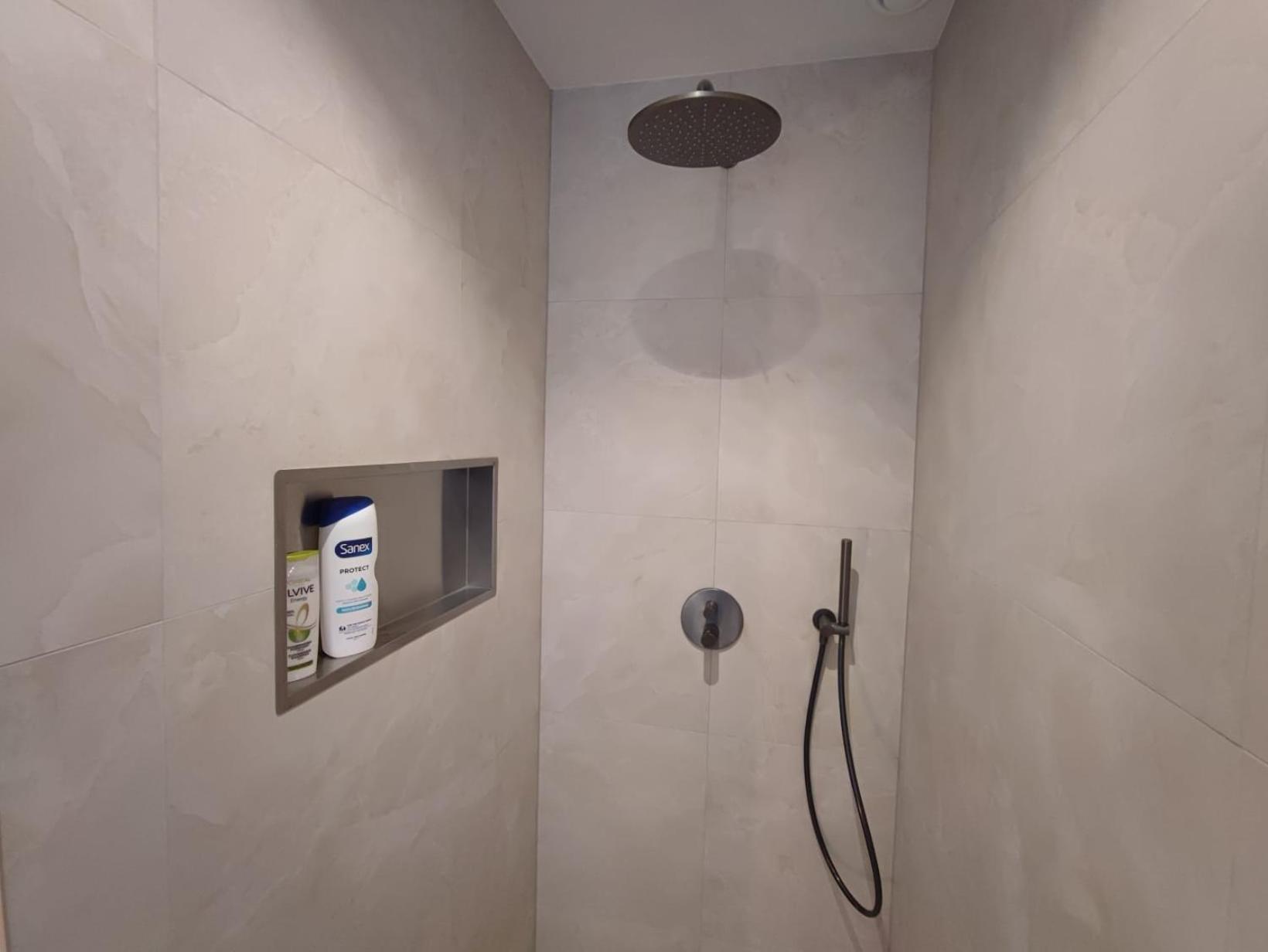 Luxury With Private Bathroom On Great Location. Séjour chez l'habitant Amsterdam