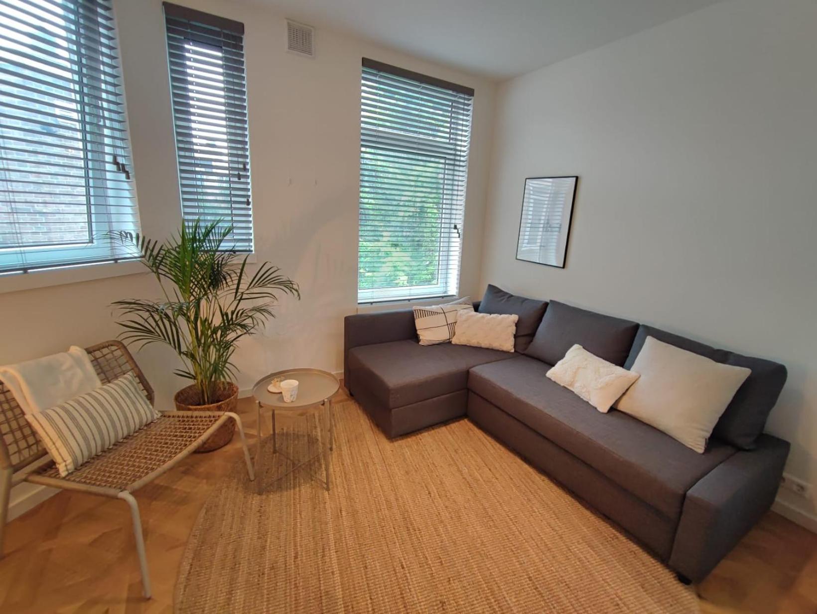 Luxury With Private Bathroom On Great Location. *